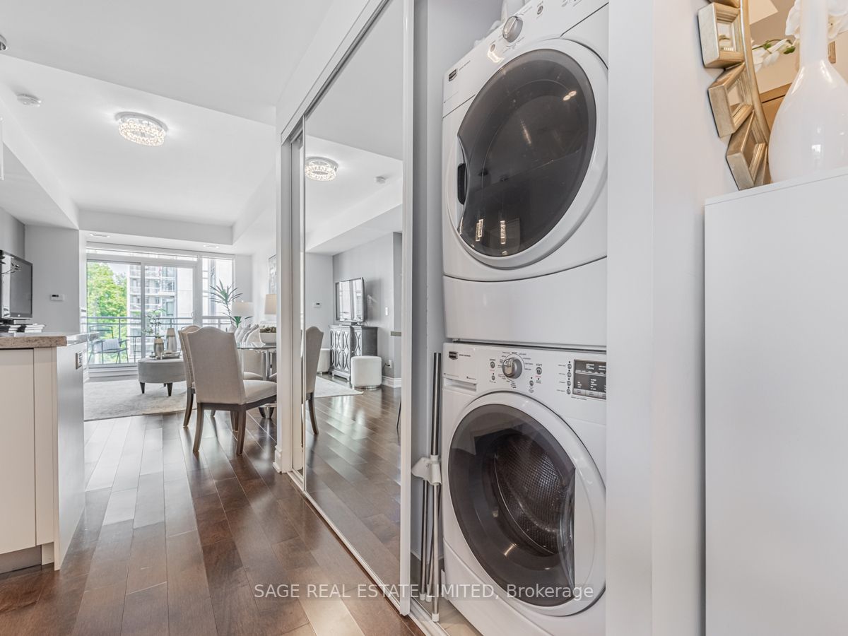 3500 Lakeshore Rd W, #423
