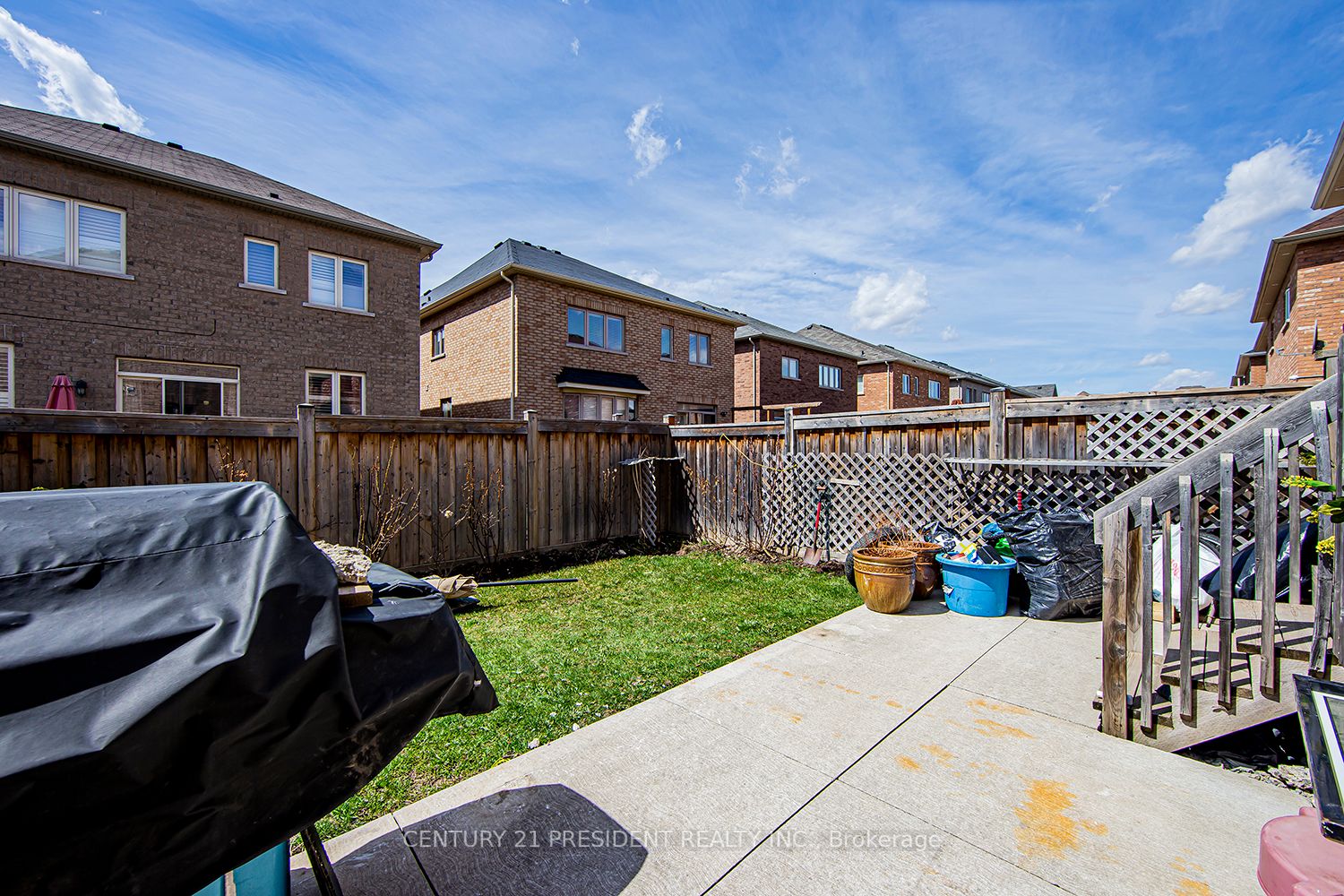 12 Dillon Dr