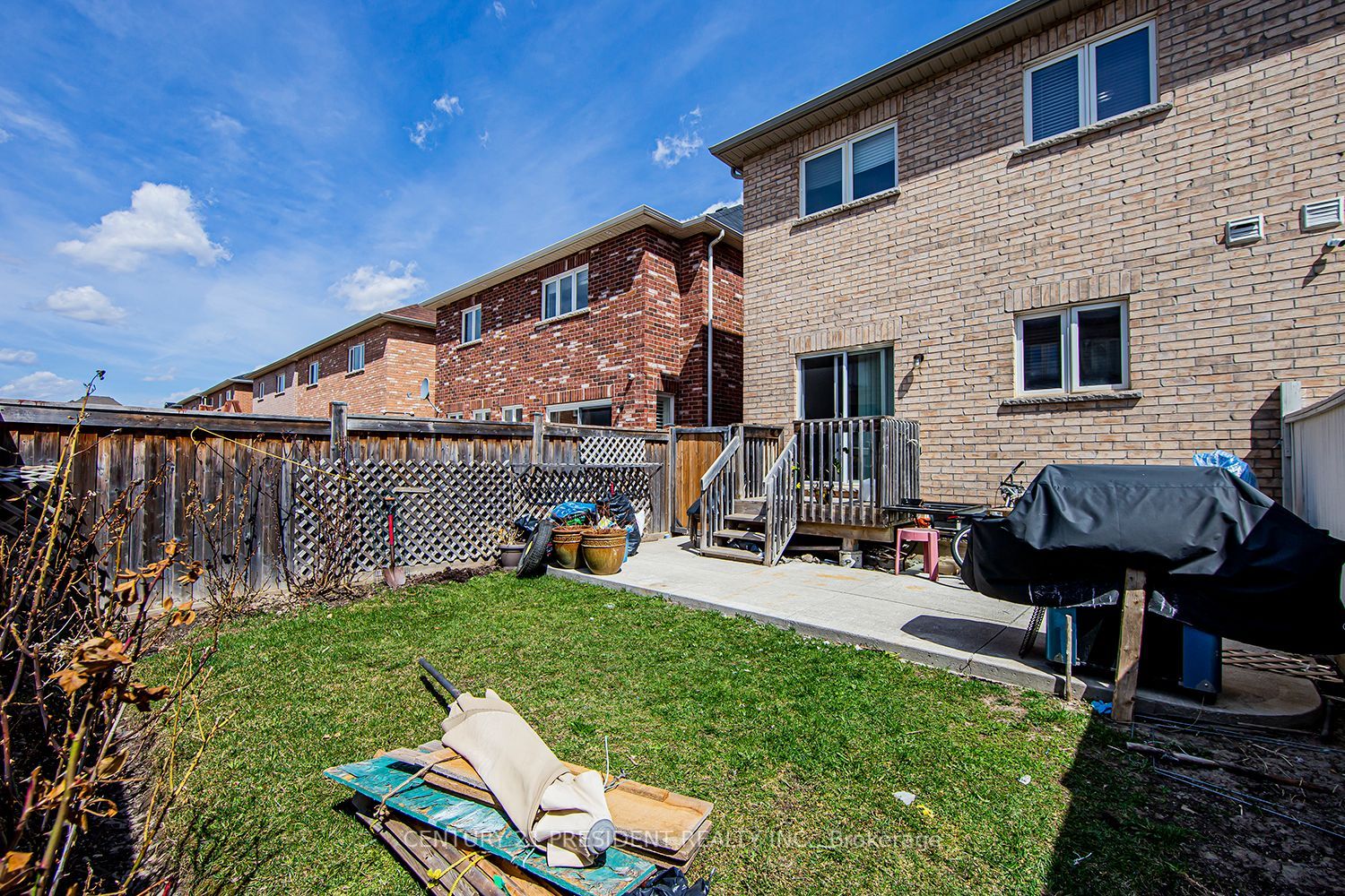 12 Dillon Dr