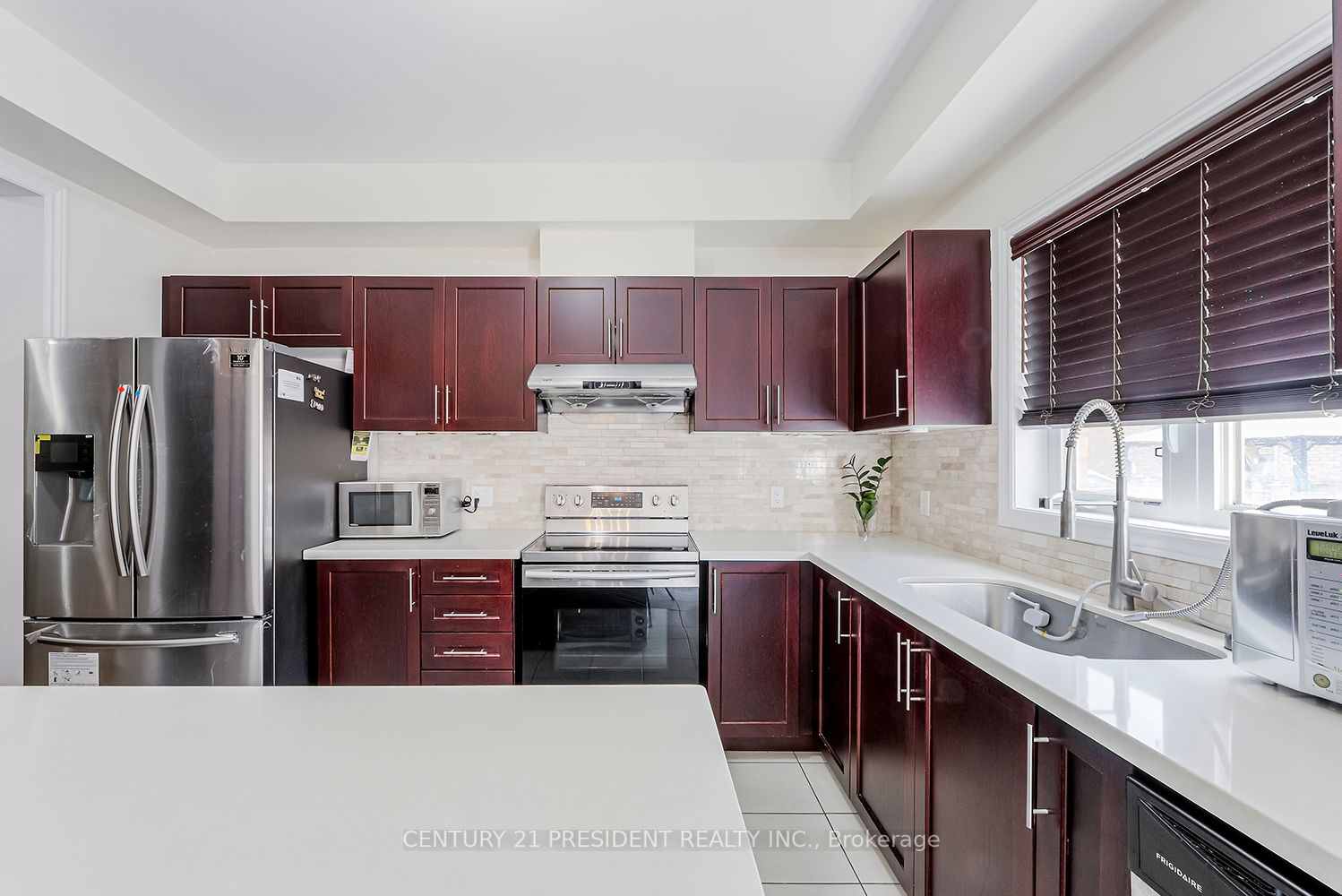 12 Dillon Dr
