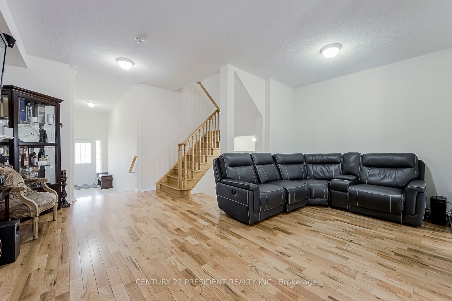 12 Dillon Dr