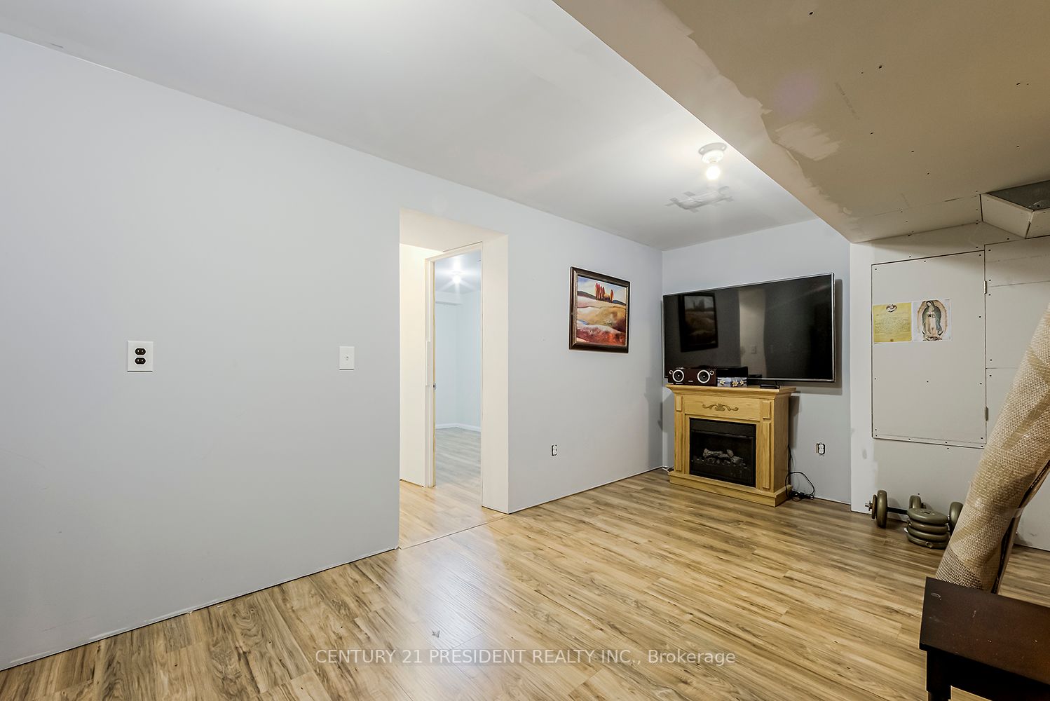 12 Dillon Dr