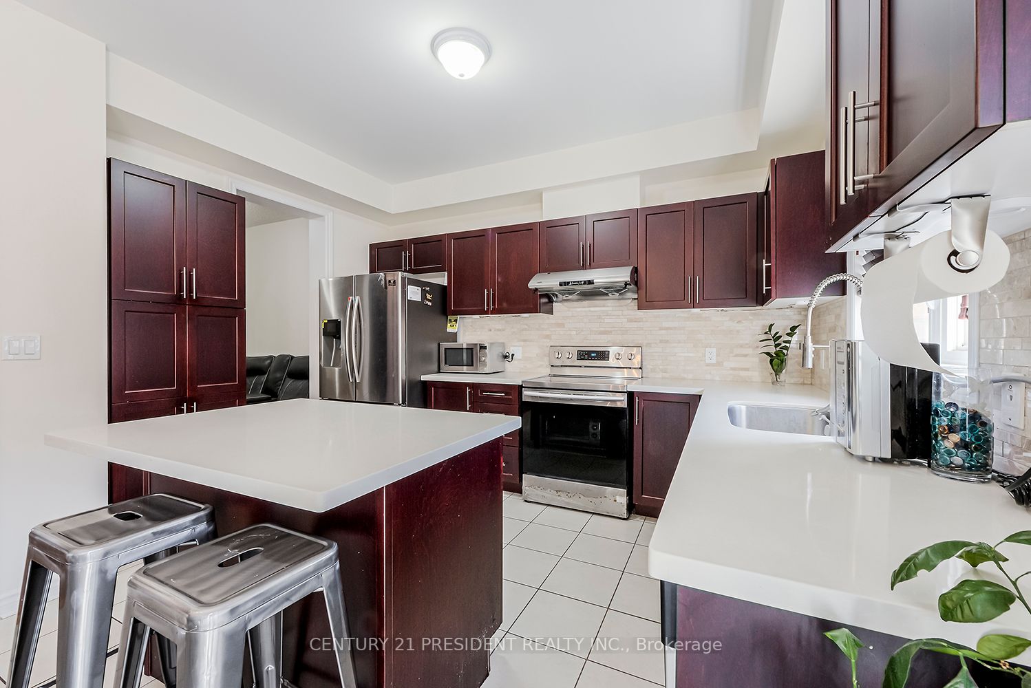 12 Dillon Dr