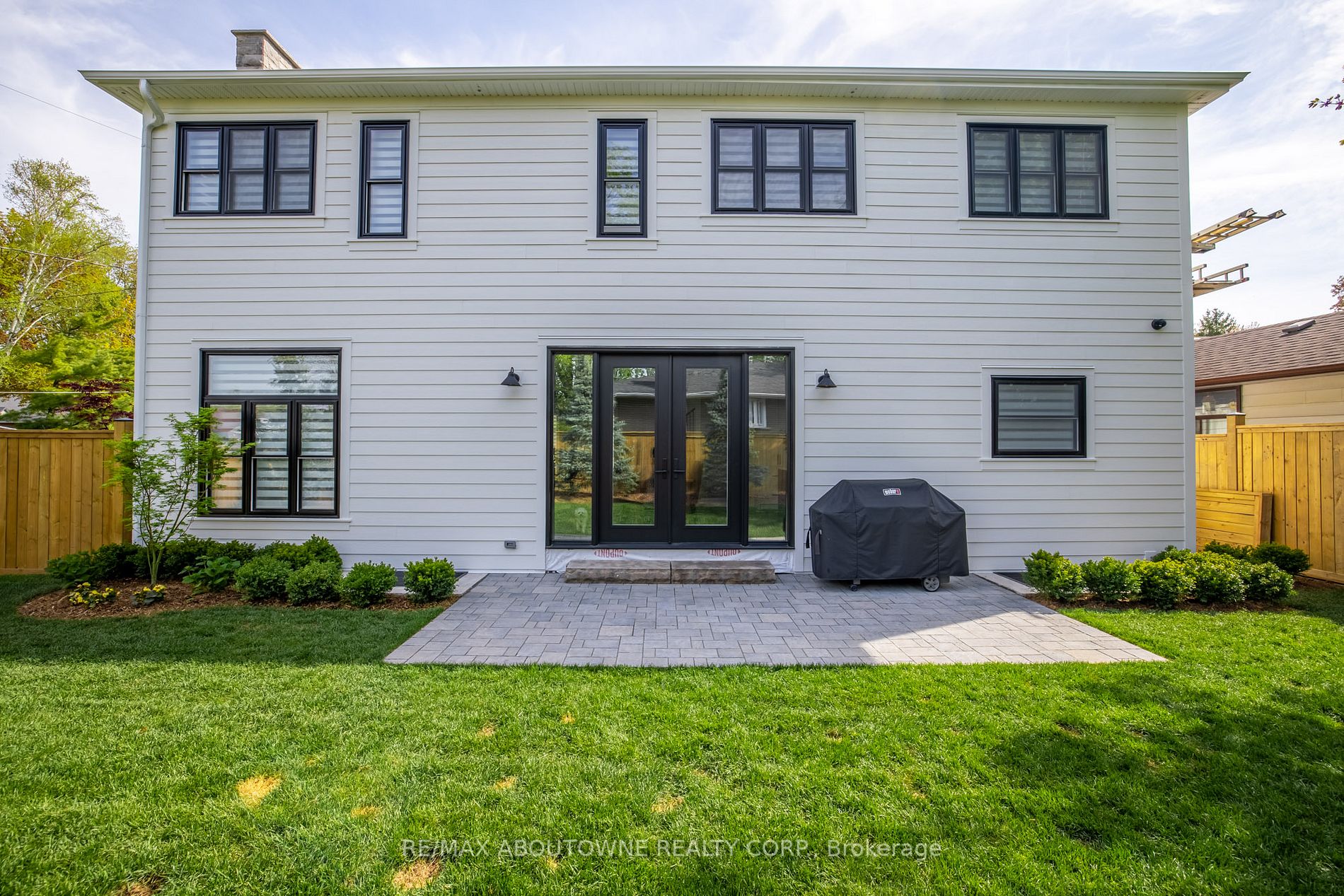 1166 Sherwood Crt