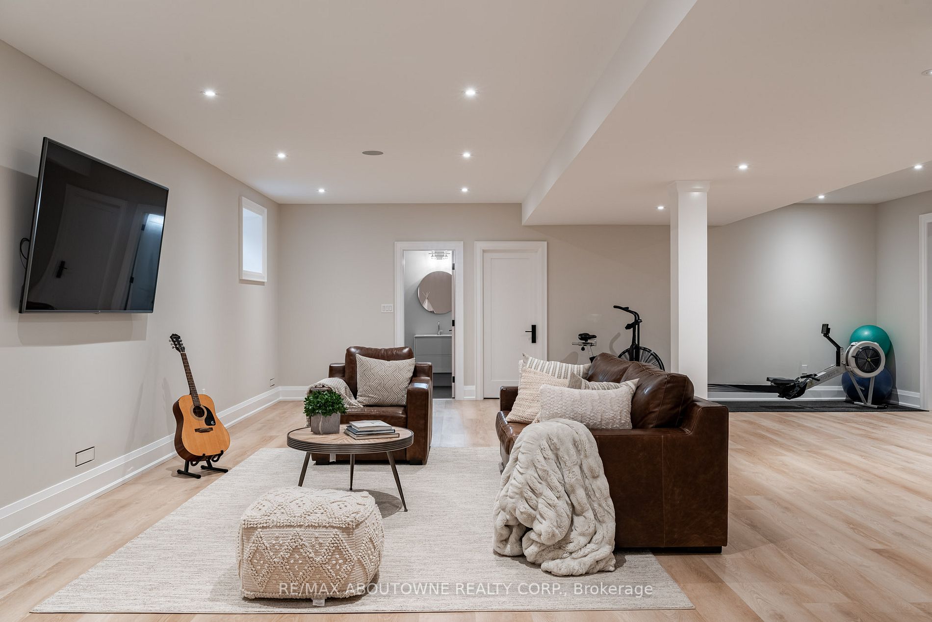 1166 Sherwood Crt