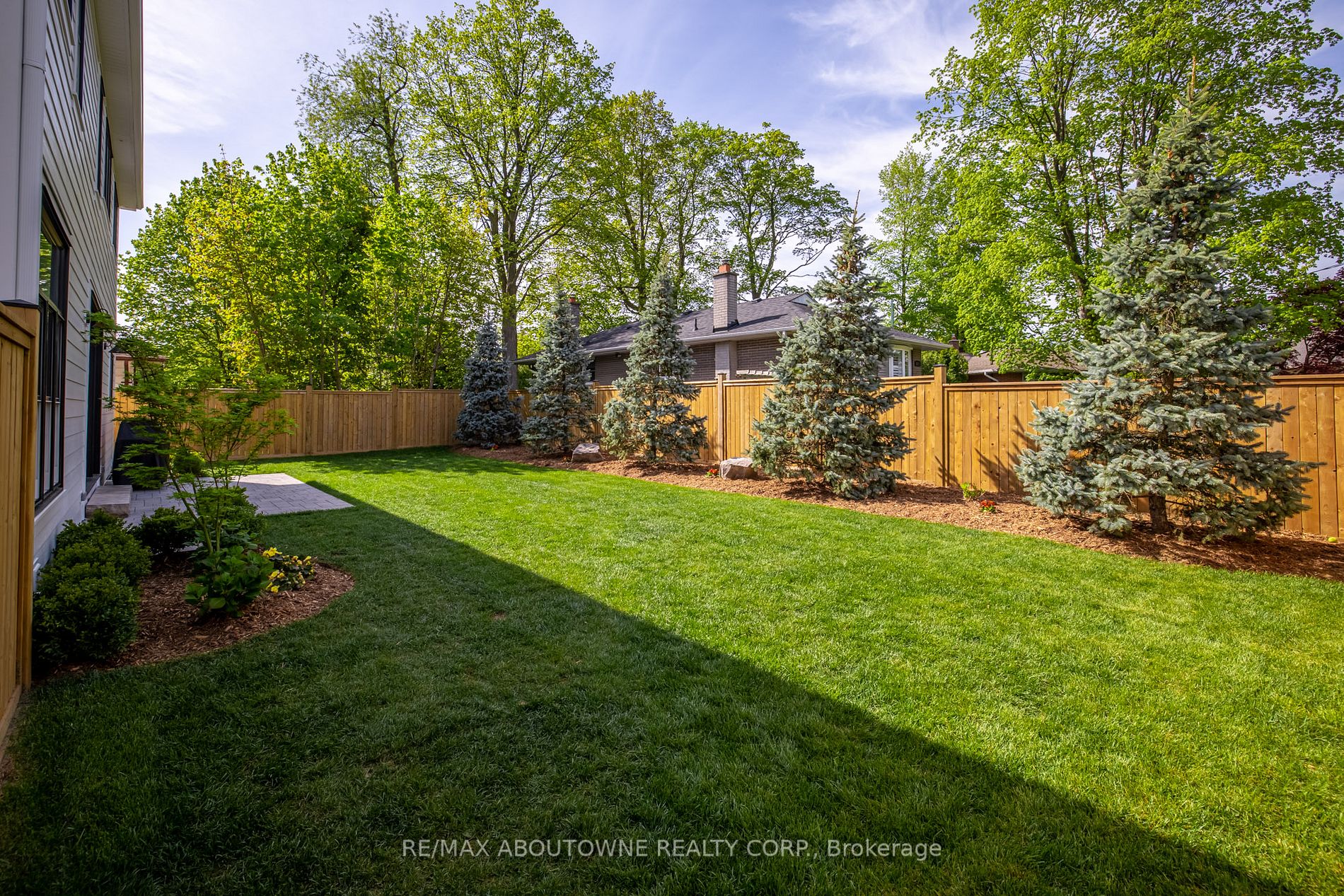 1166 Sherwood Crt
