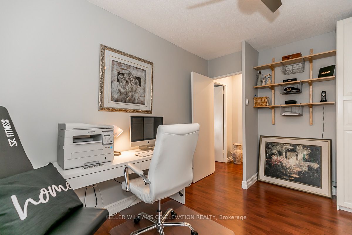 15 Elizabeth Street N, #704