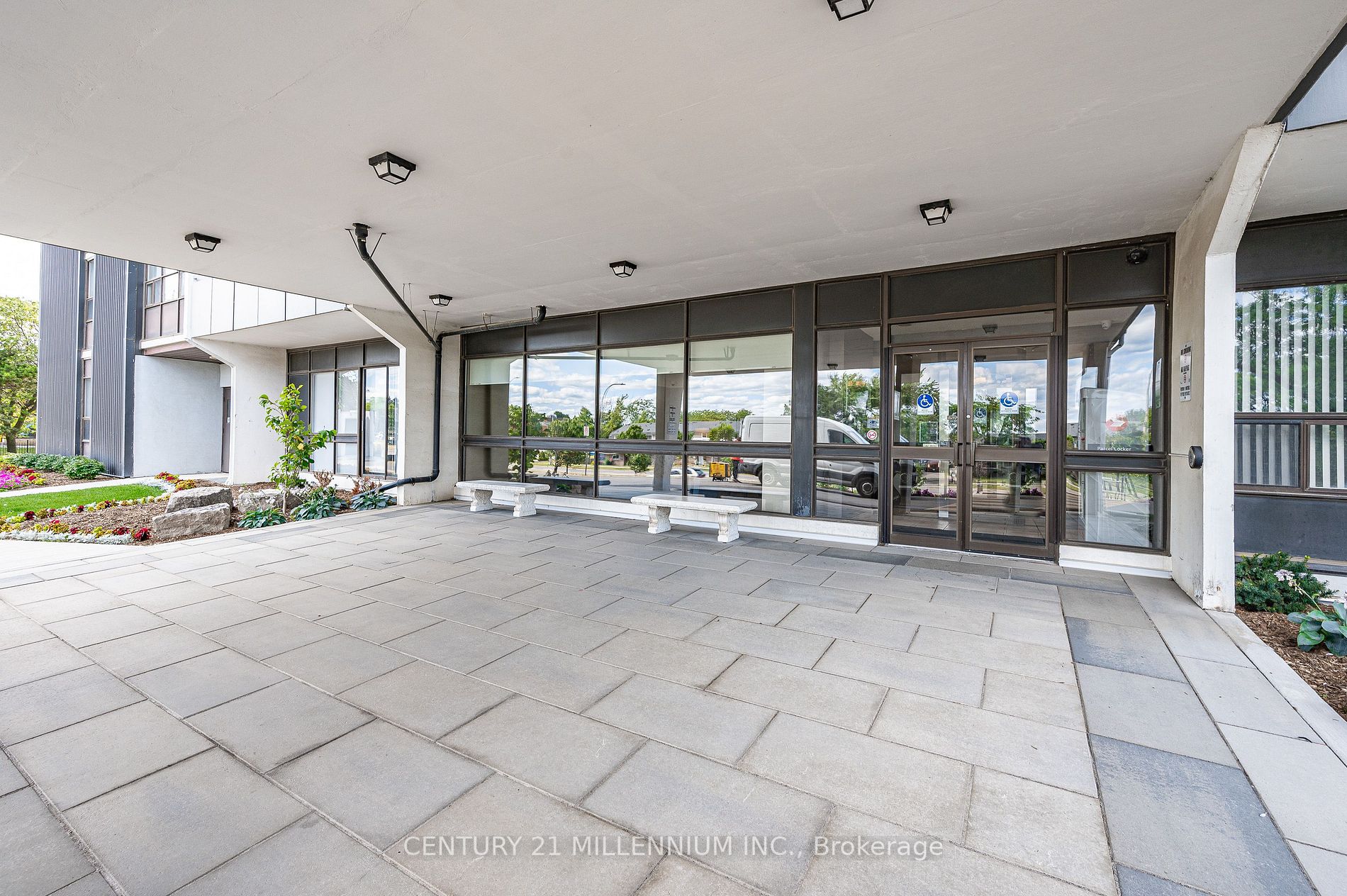 2055 Upper Middle Road, #1605