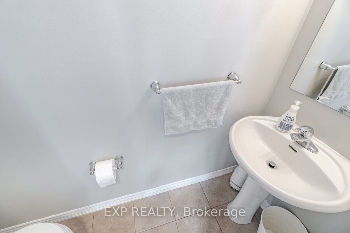 165 Hampshire Way S, #108