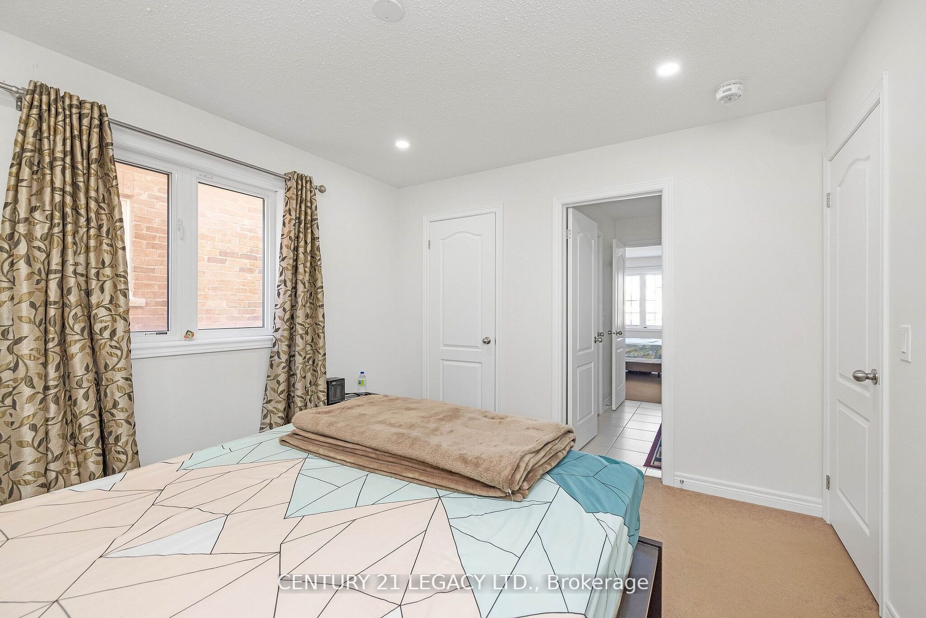 127 Larson Peak Rd E