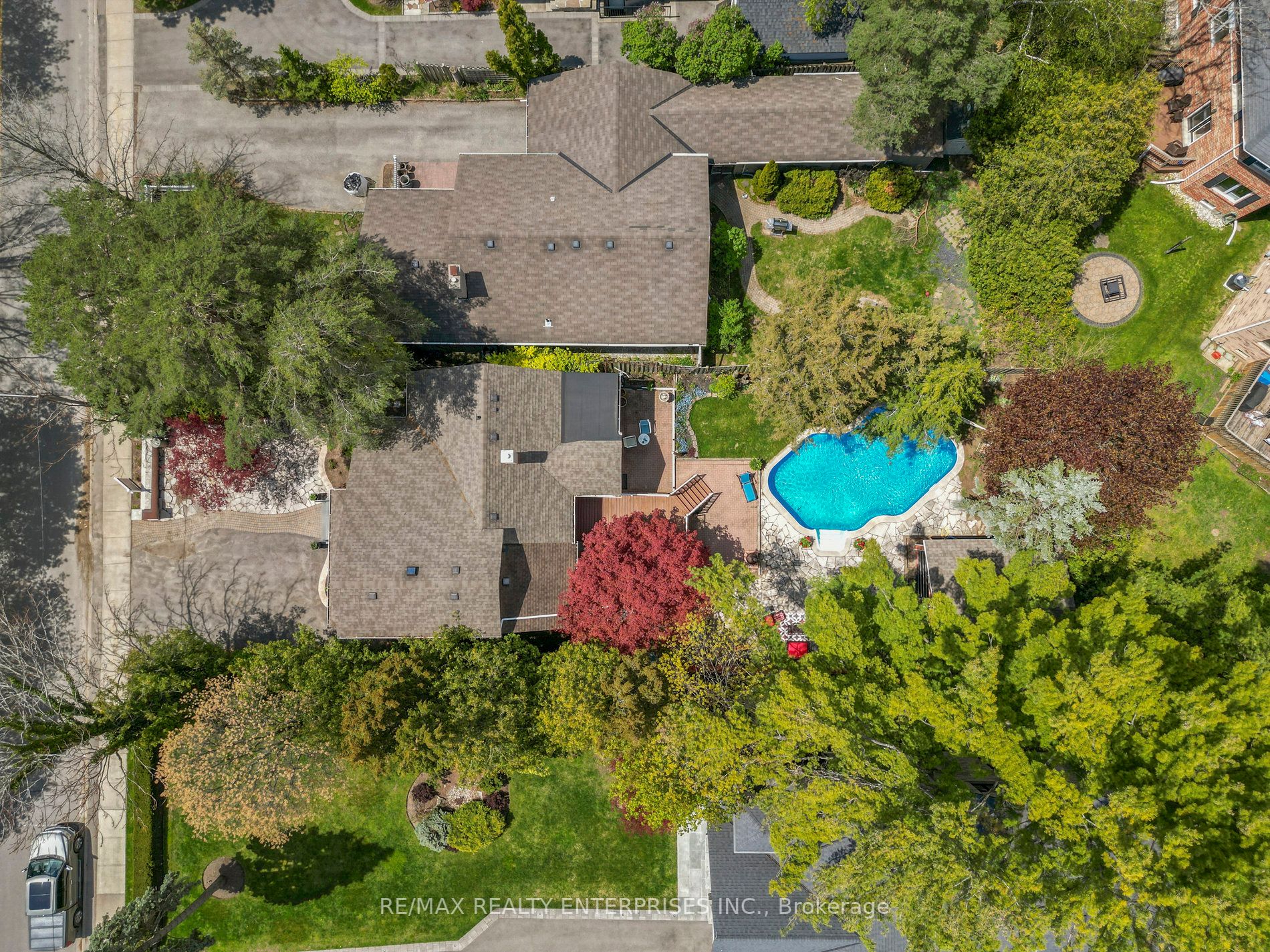 1061 Lorne Park Rd