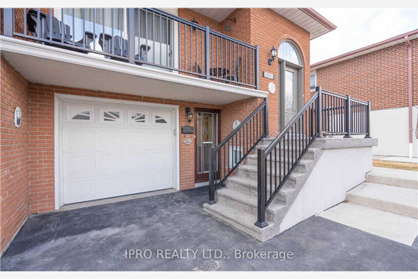 3893 Midhurst Lane W, Mississauga