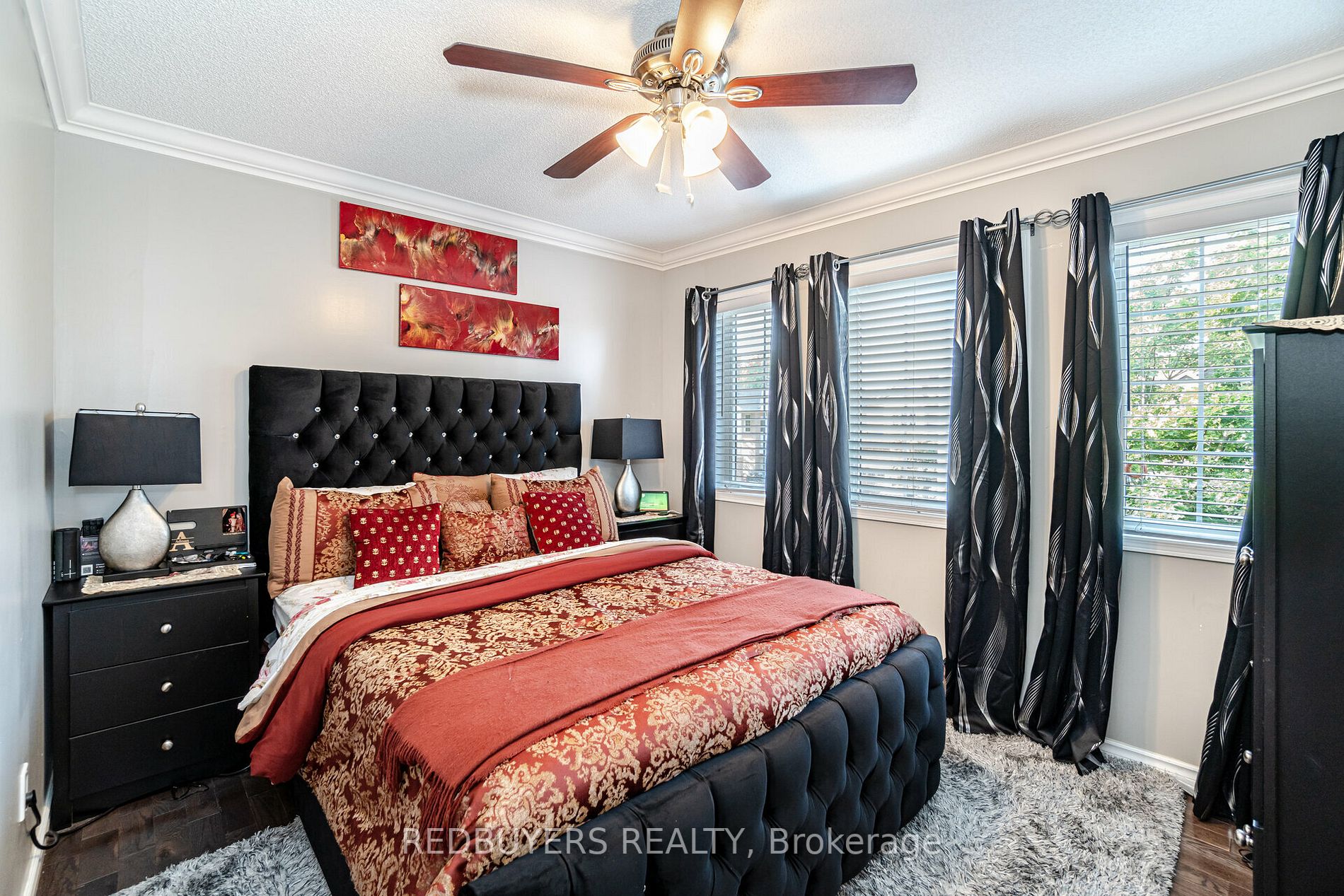 31 Fallstar Cres