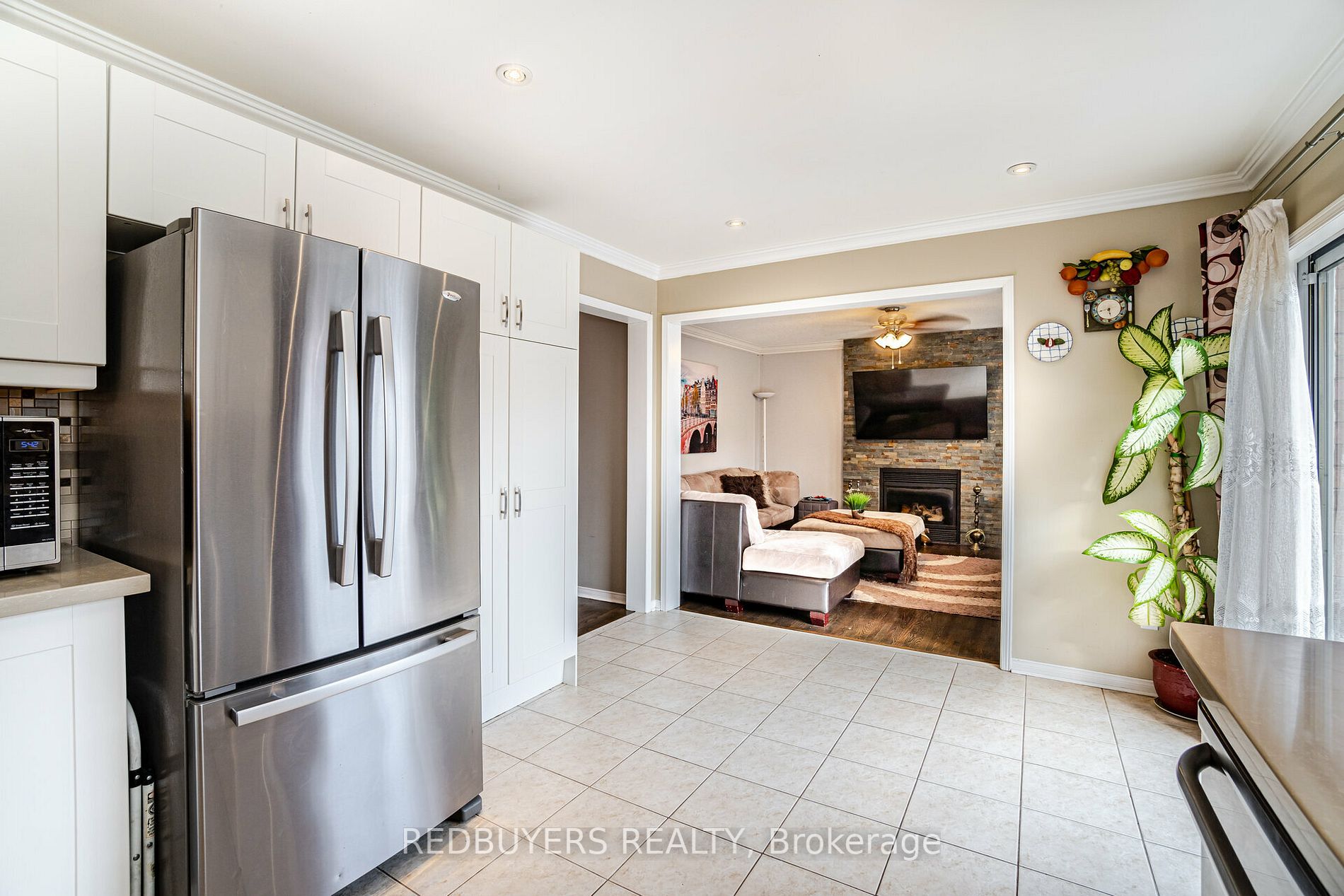 31 Fallstar Cres