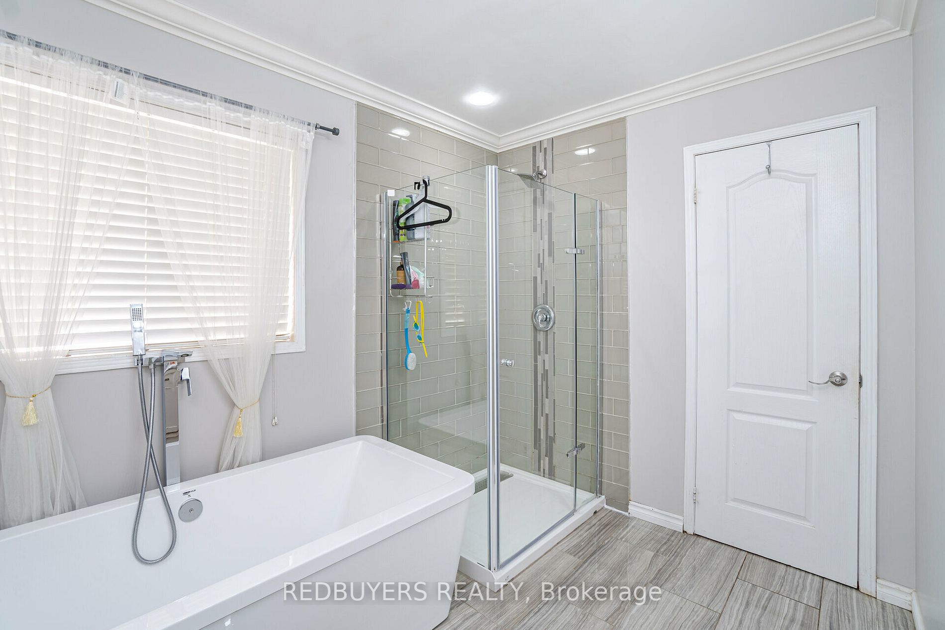 31 Fallstar Cres