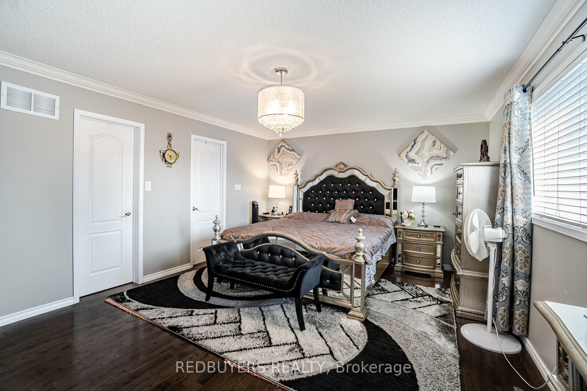 31 Fallstar Cres