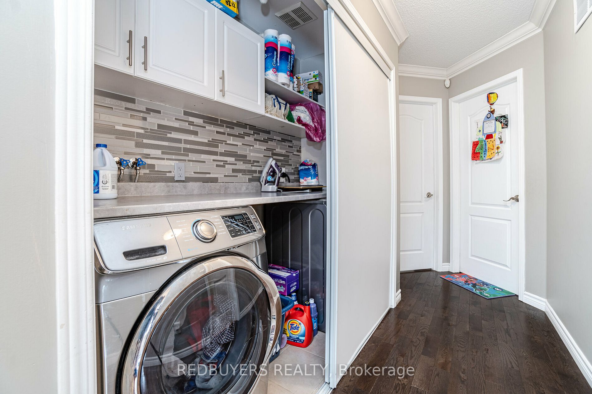 31 Fallstar Cres