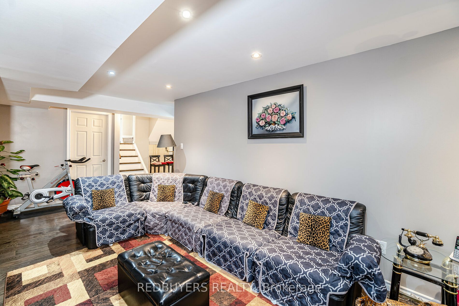 31 Fallstar Cres