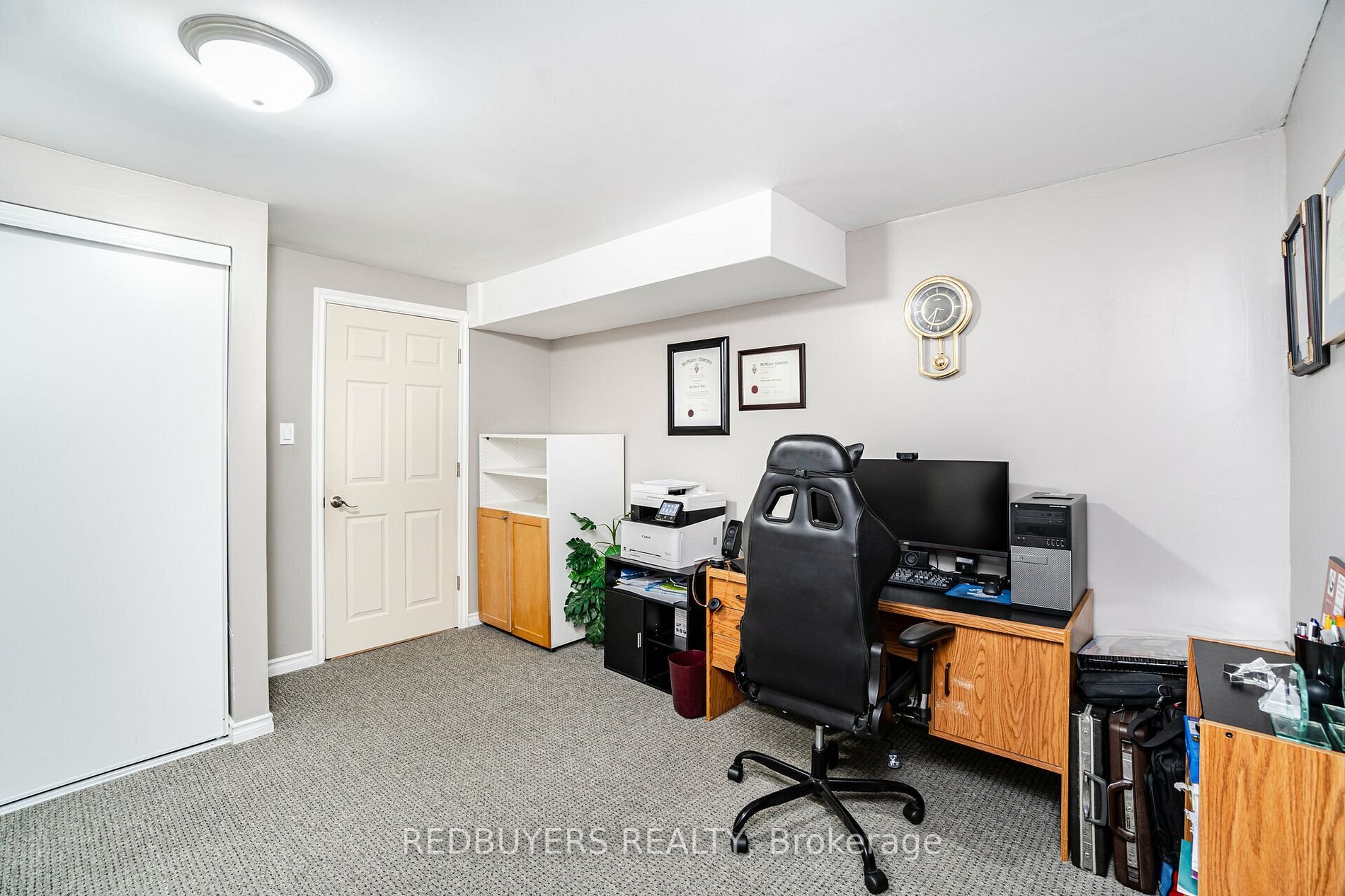 31 Fallstar Cres
