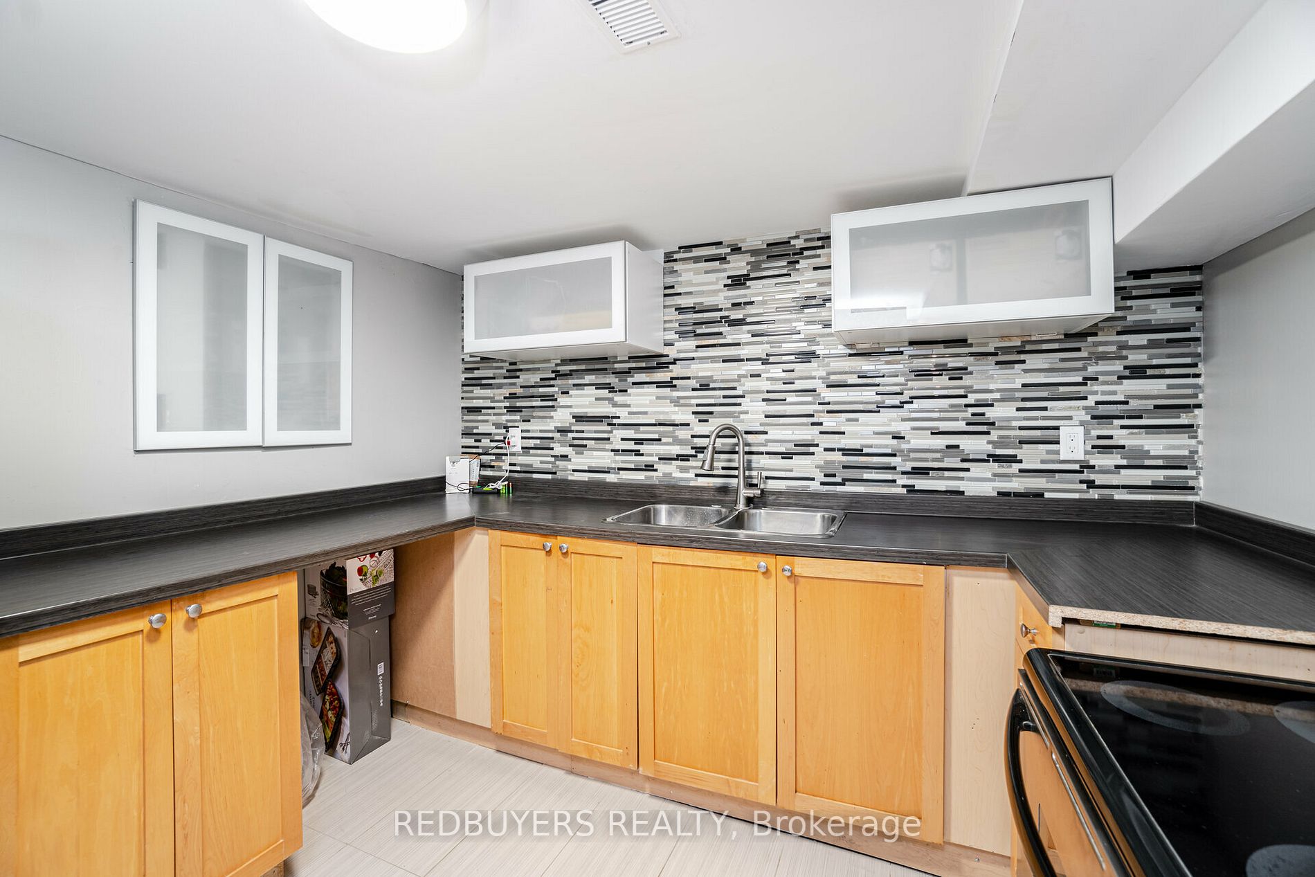 31 Fallstar Cres
