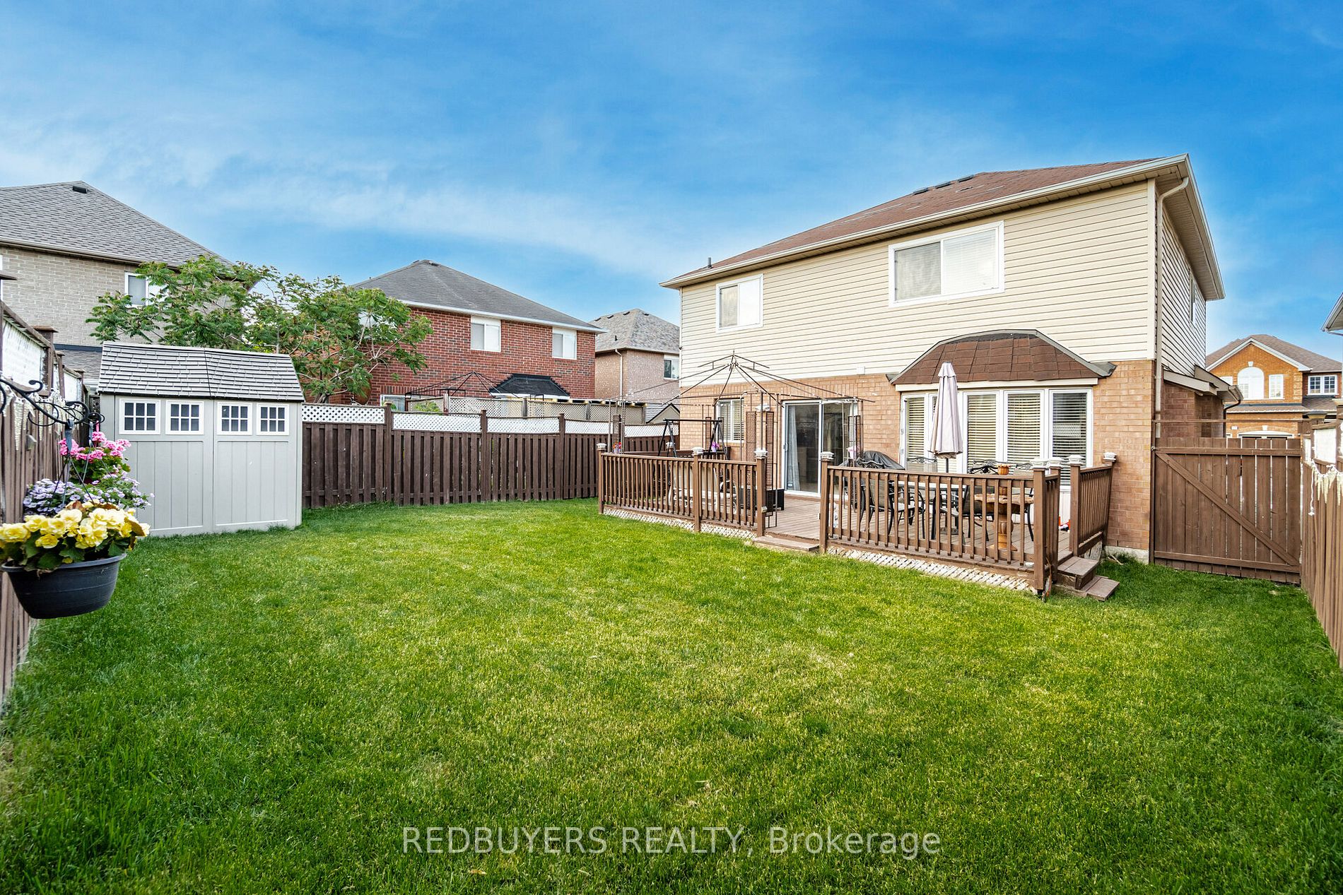 31 Fallstar Cres