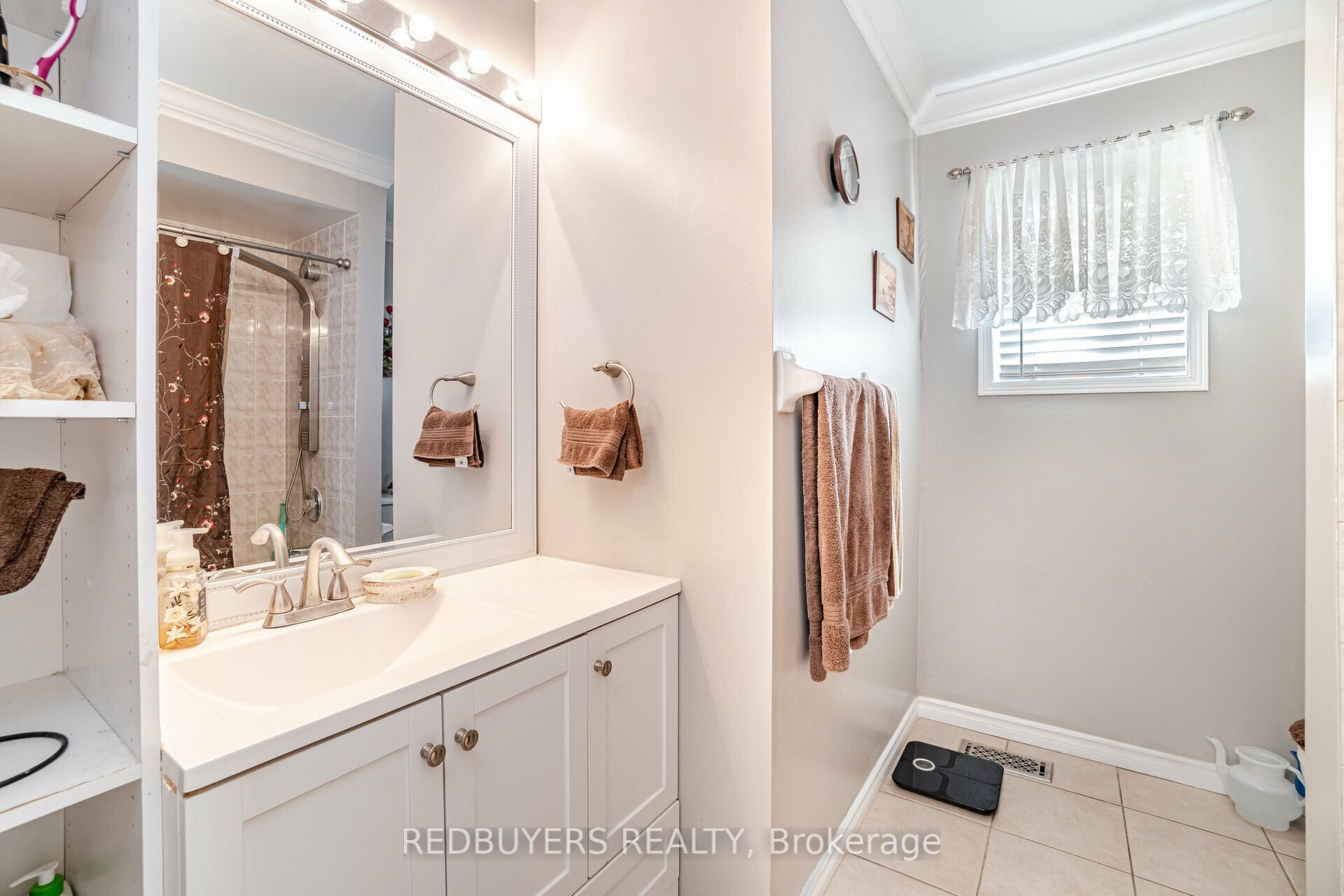 31 Fallstar Cres