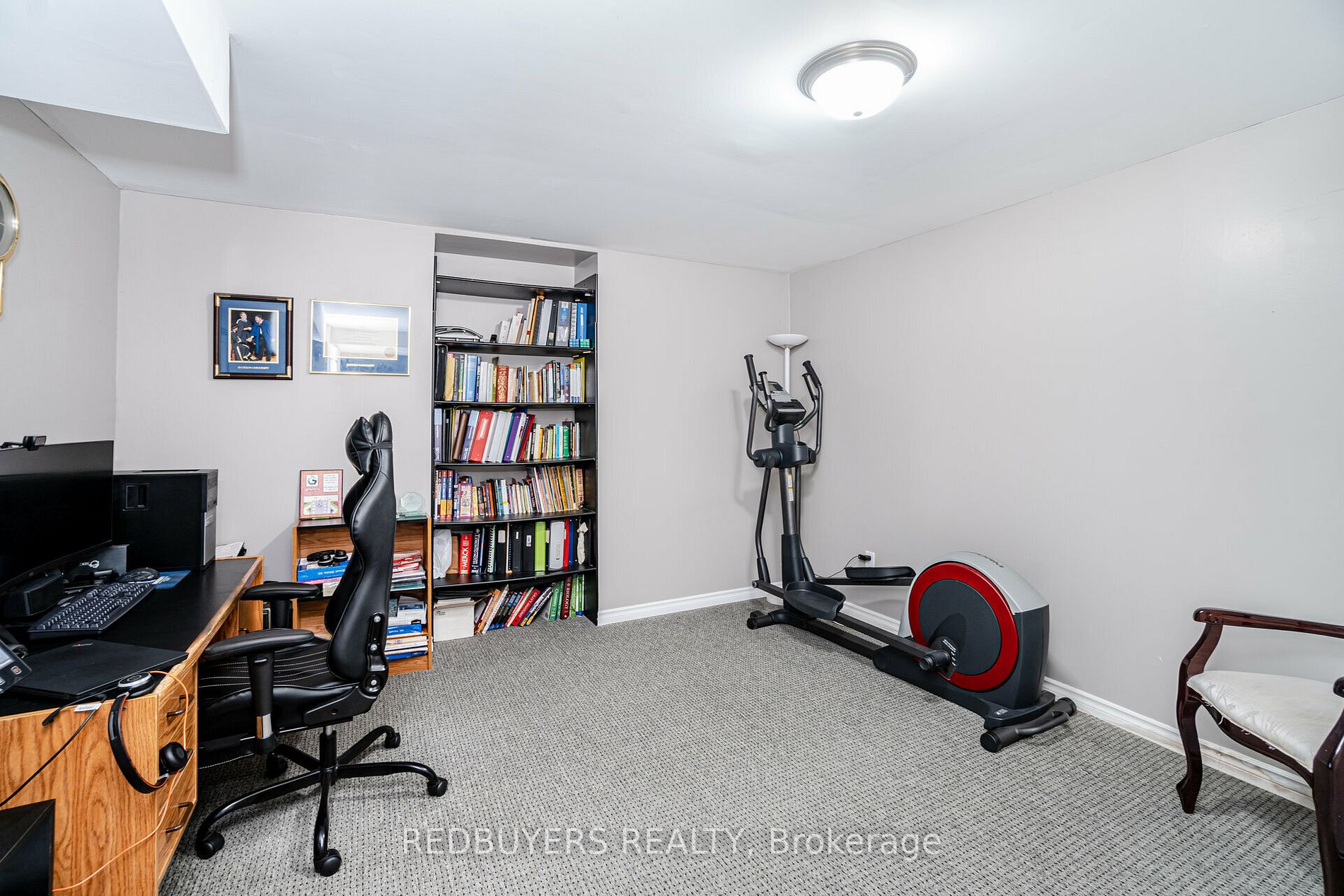31 Fallstar Cres