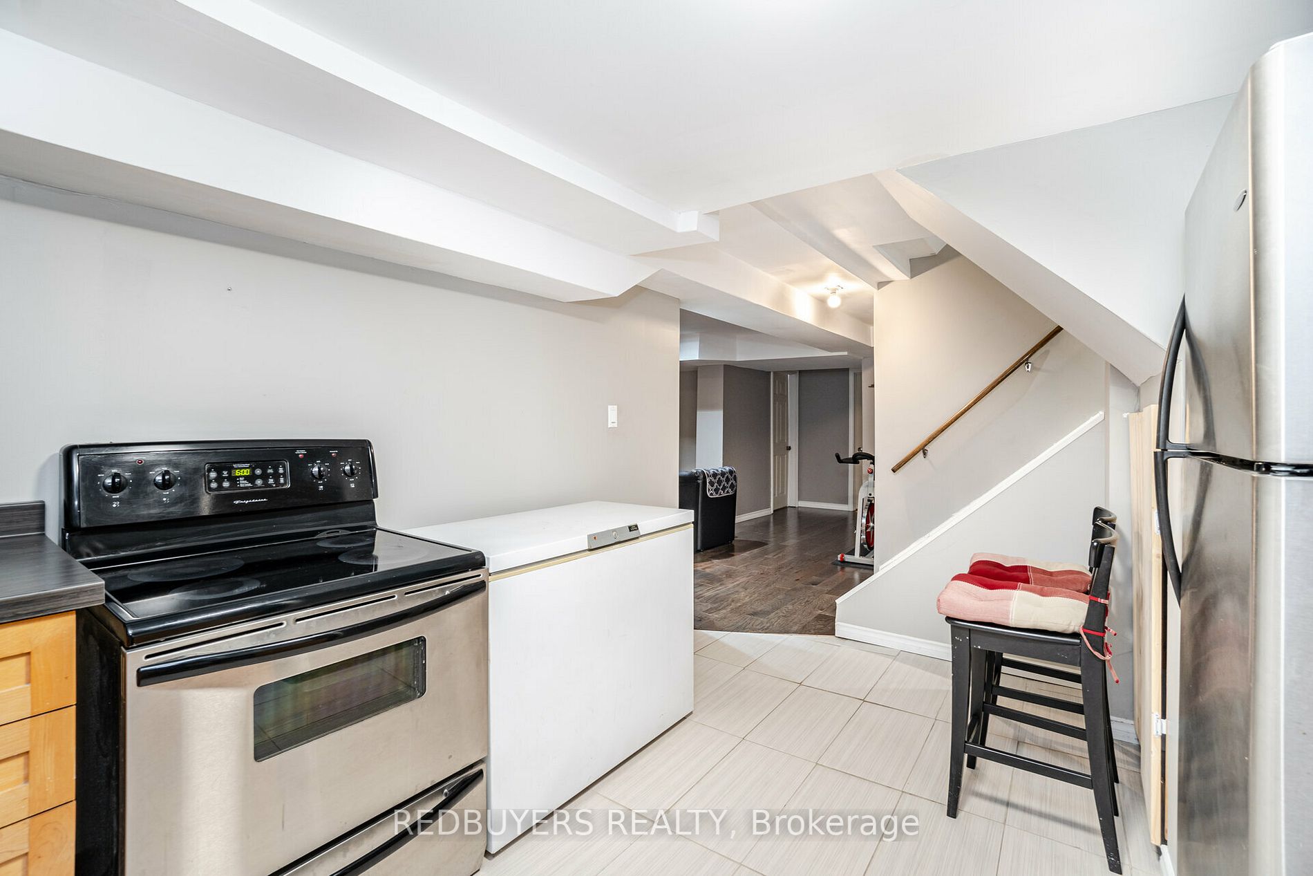 31 Fallstar Cres