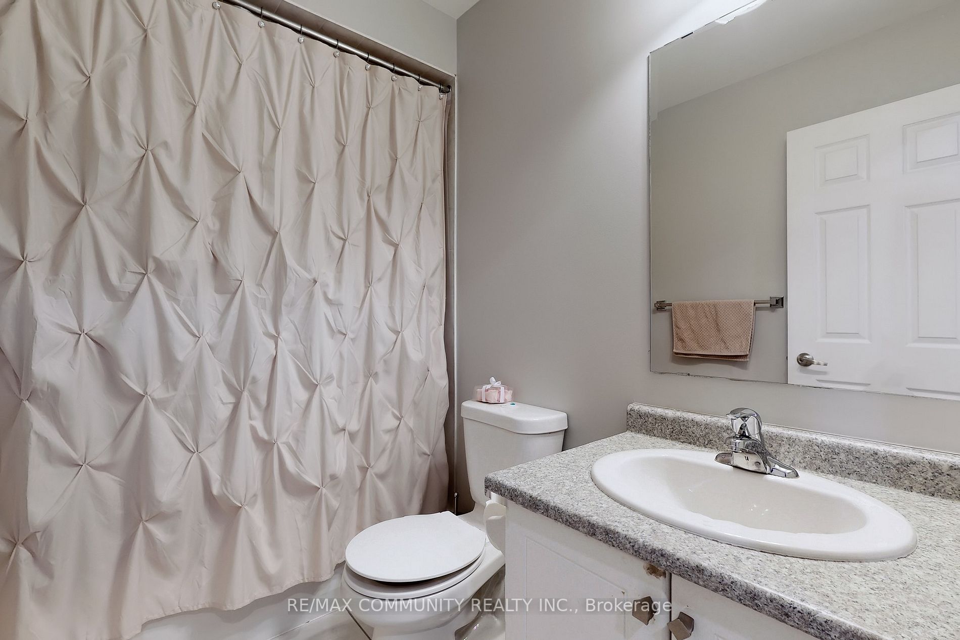 50 Cedar Lake Cres, #50