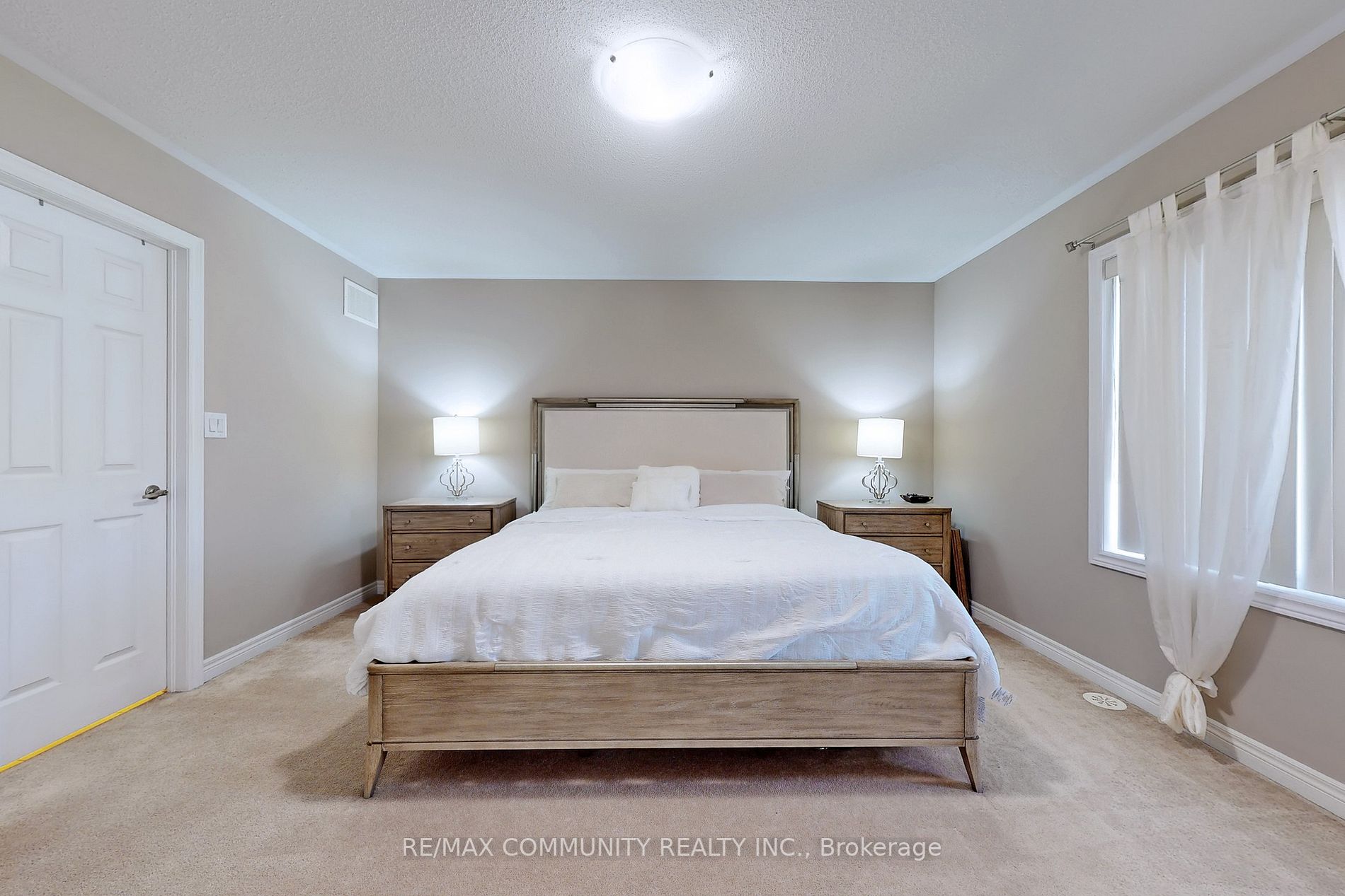 50 Cedar Lake Cres, #50