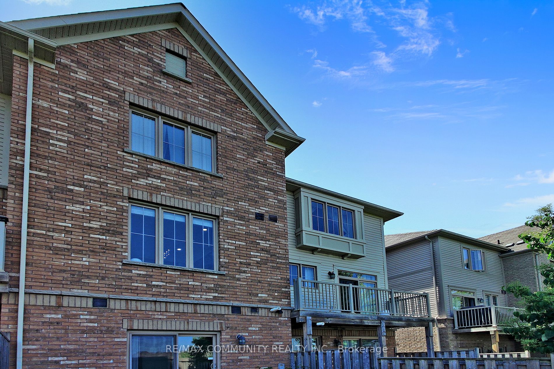 50 Cedar Lake Cres, #50