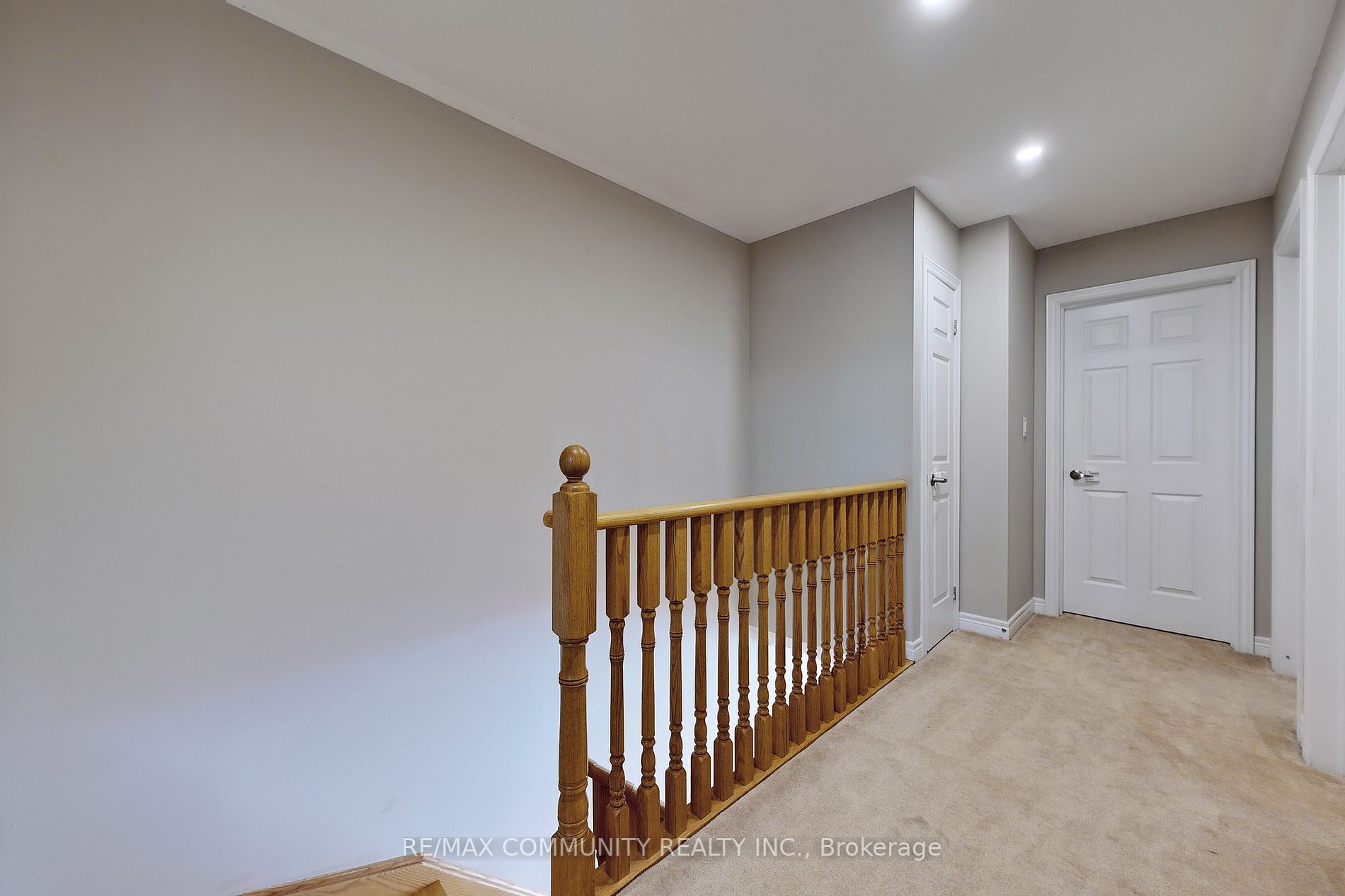 50 Cedar Lake Cres, #50