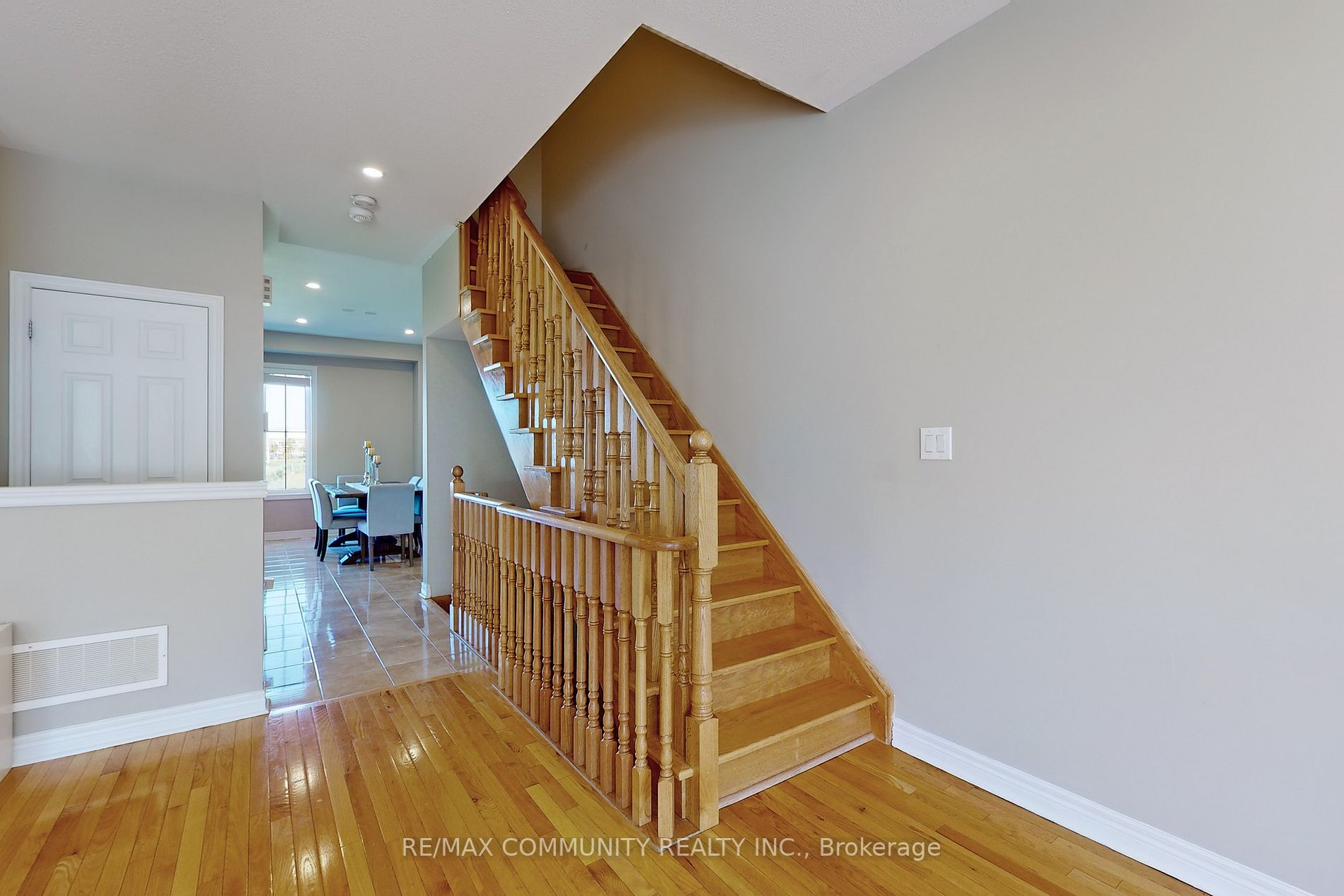 50 Cedar Lake Cres, #50