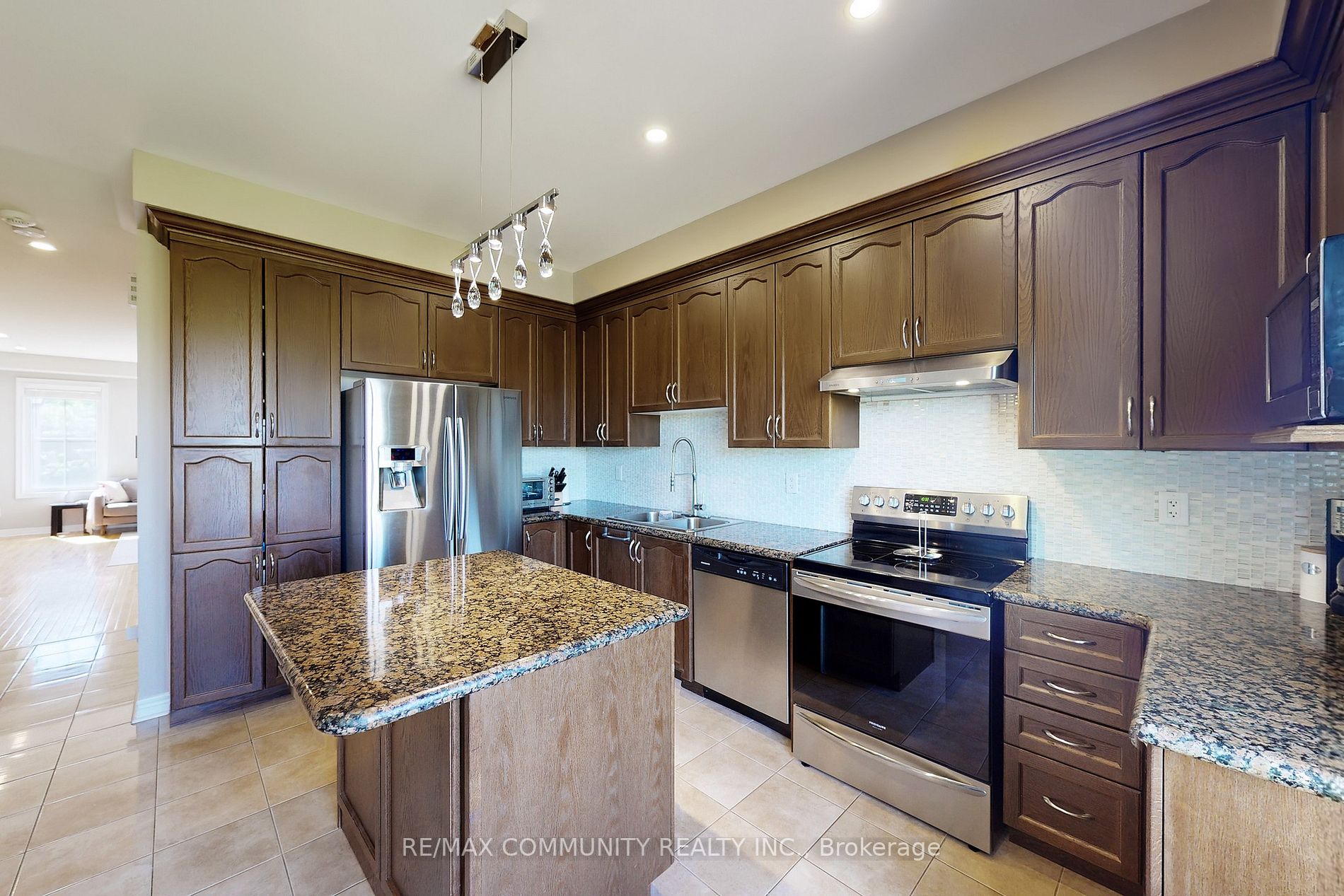 50 Cedar Lake Cres, #50
