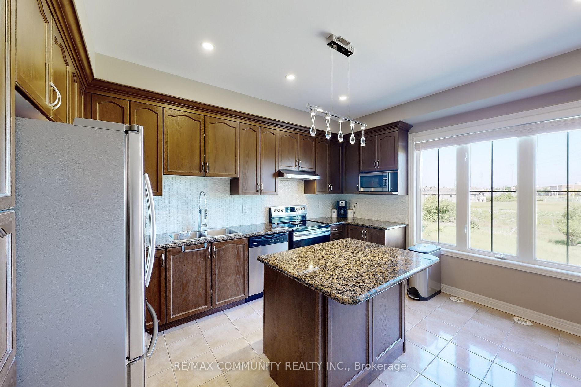 50 Cedar Lake Cres, #50