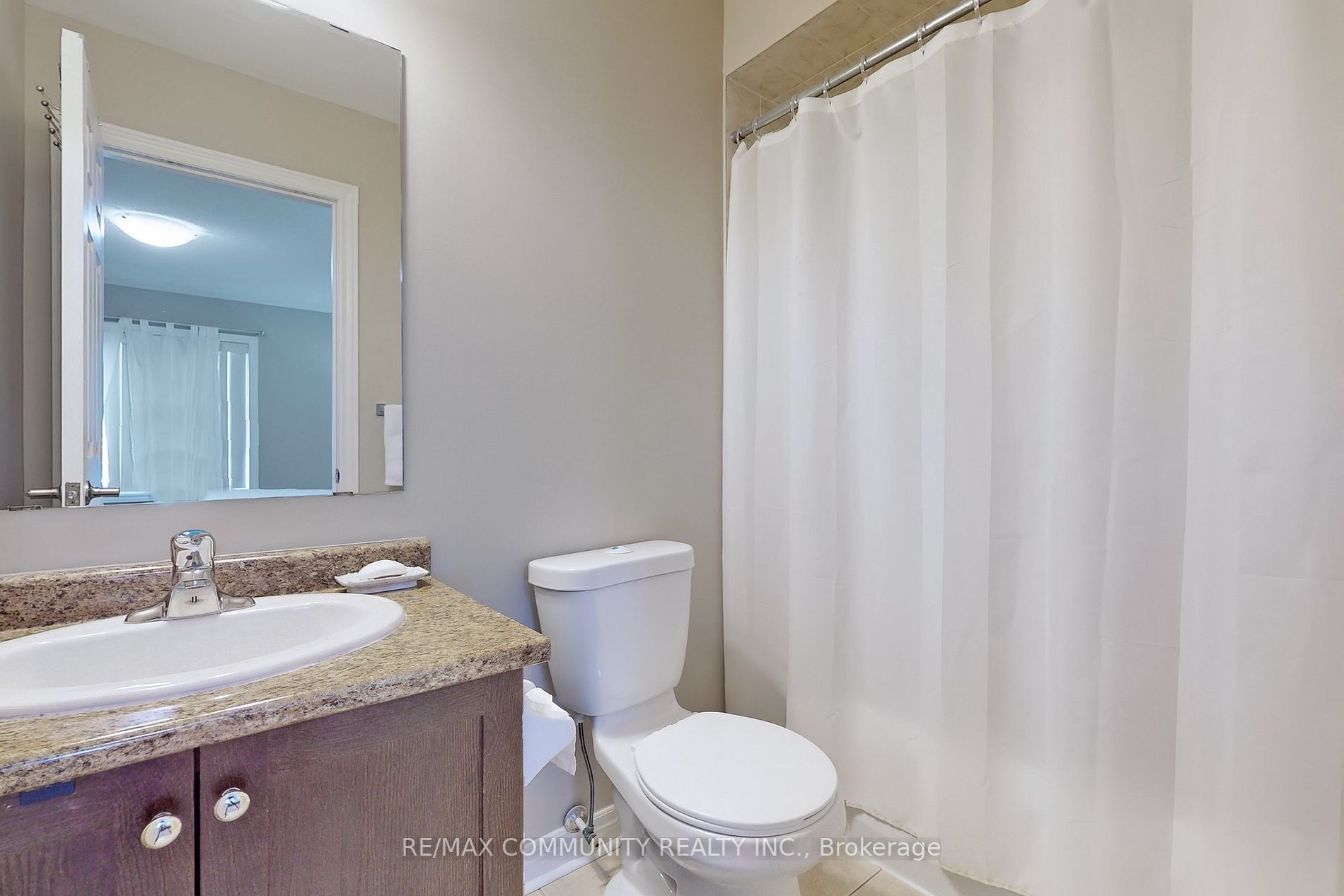 50 Cedar Lake Cres, #50