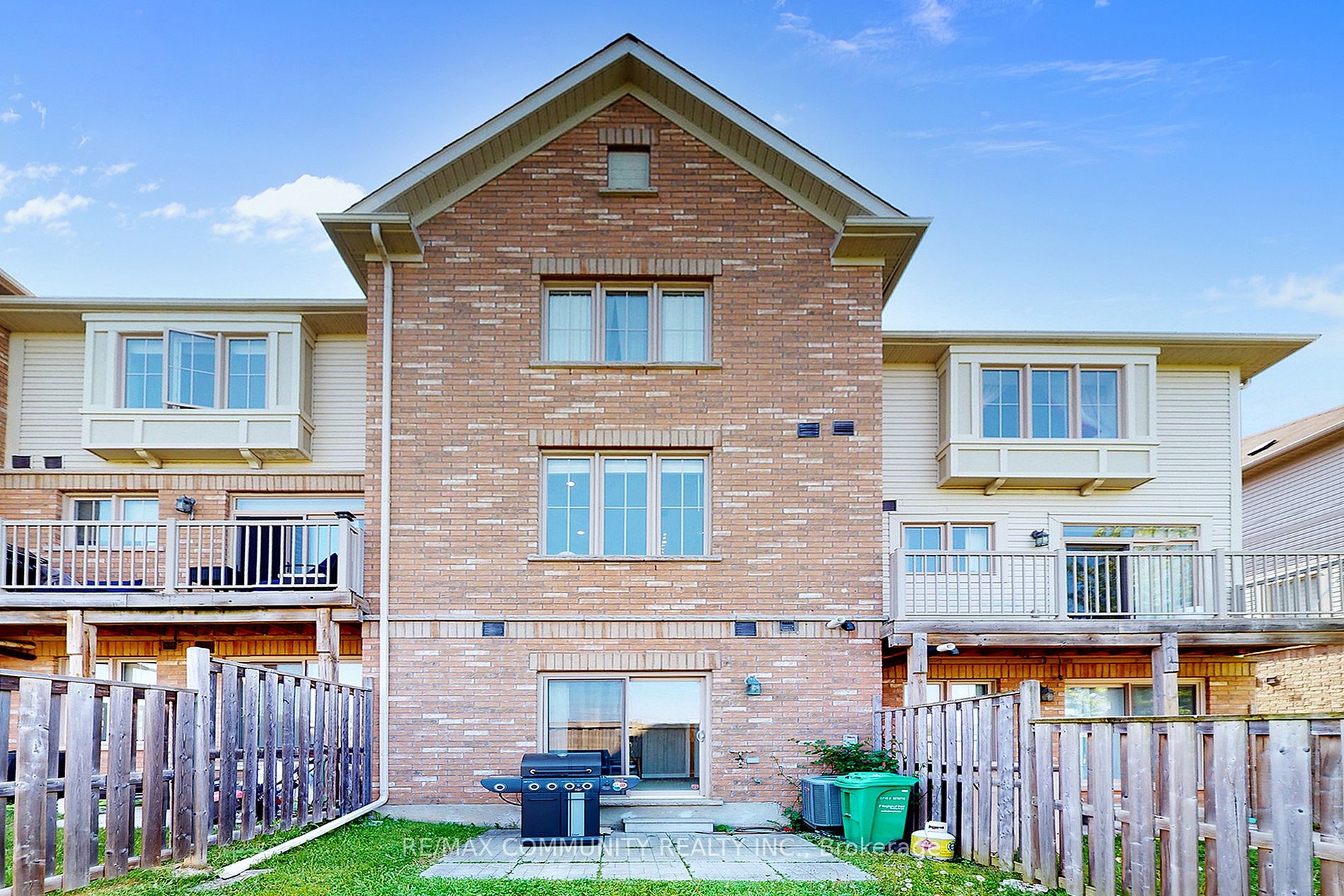 50 Cedar Lake Cres, #50