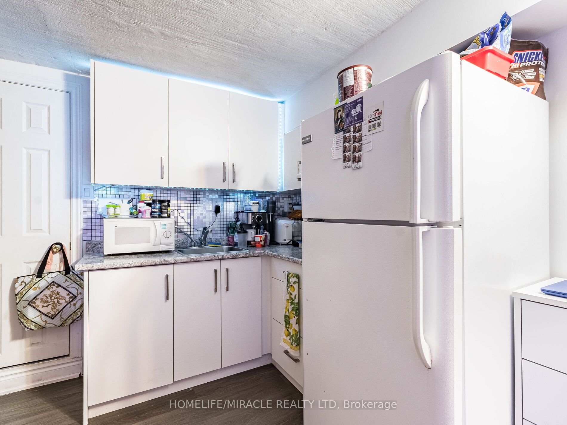 5 Tinton Cres
