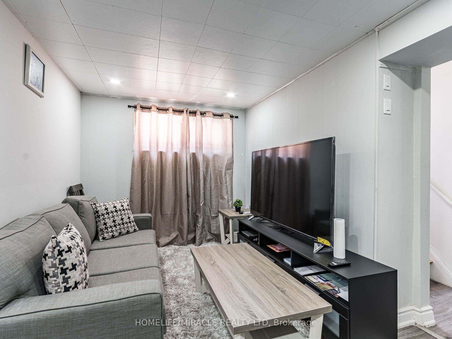 5 Tinton Cres