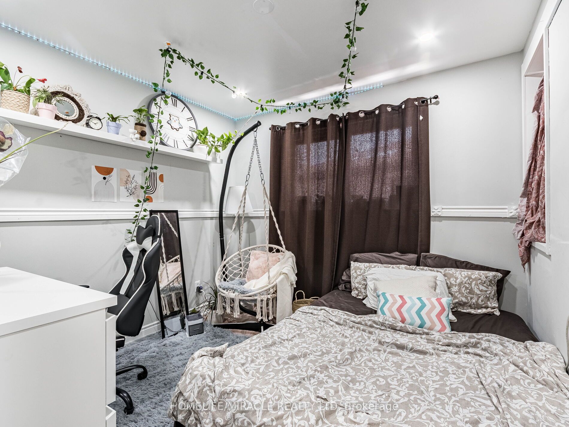 5 Tinton Cres