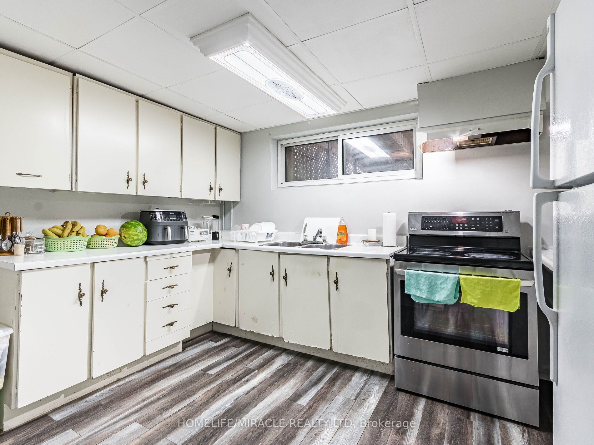 5 Tinton Cres