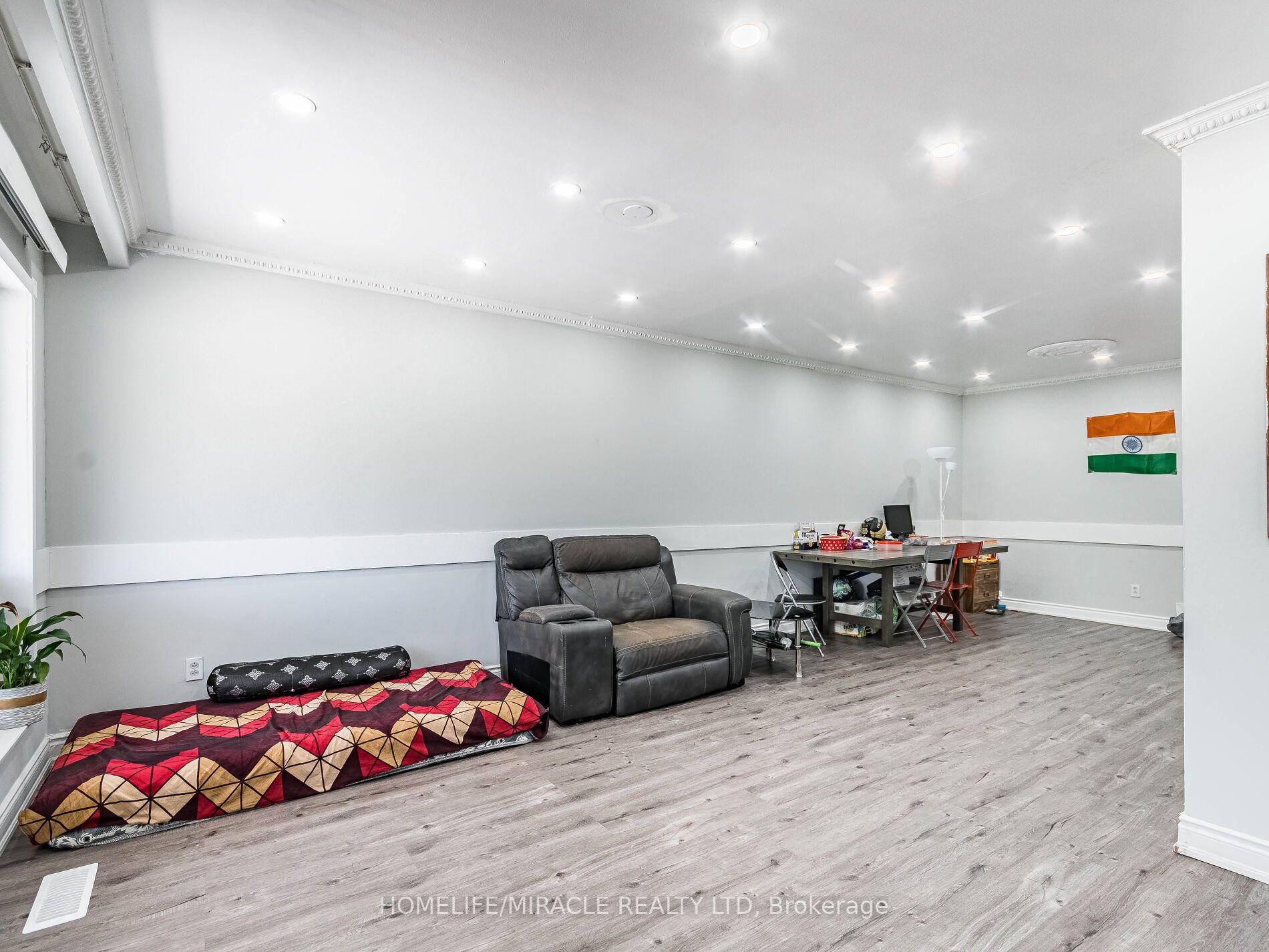 5 Tinton Cres