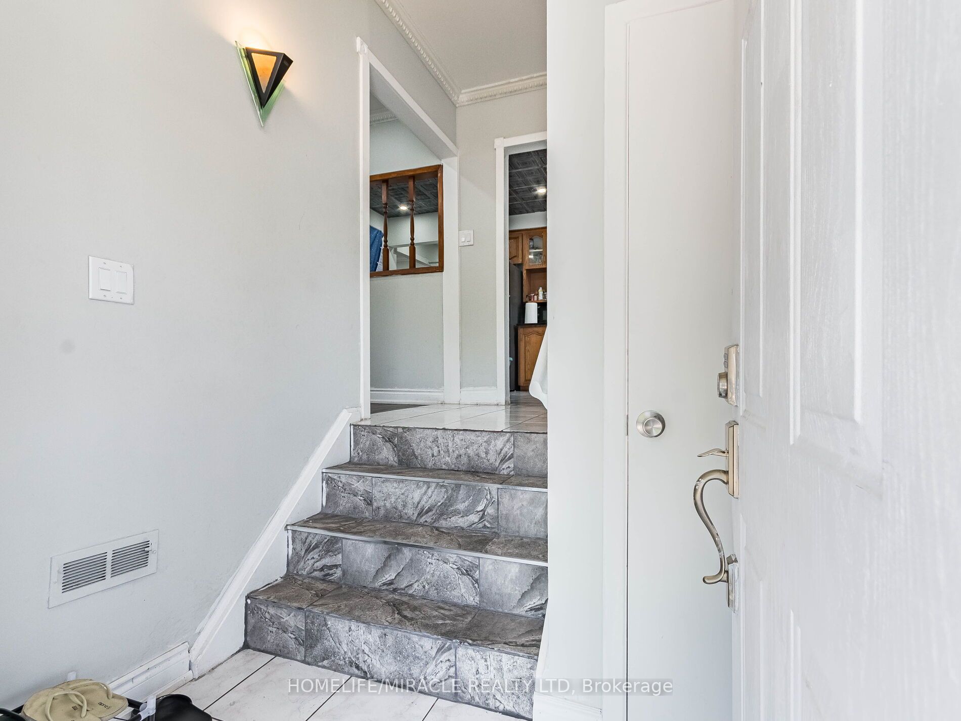5 Tinton Cres