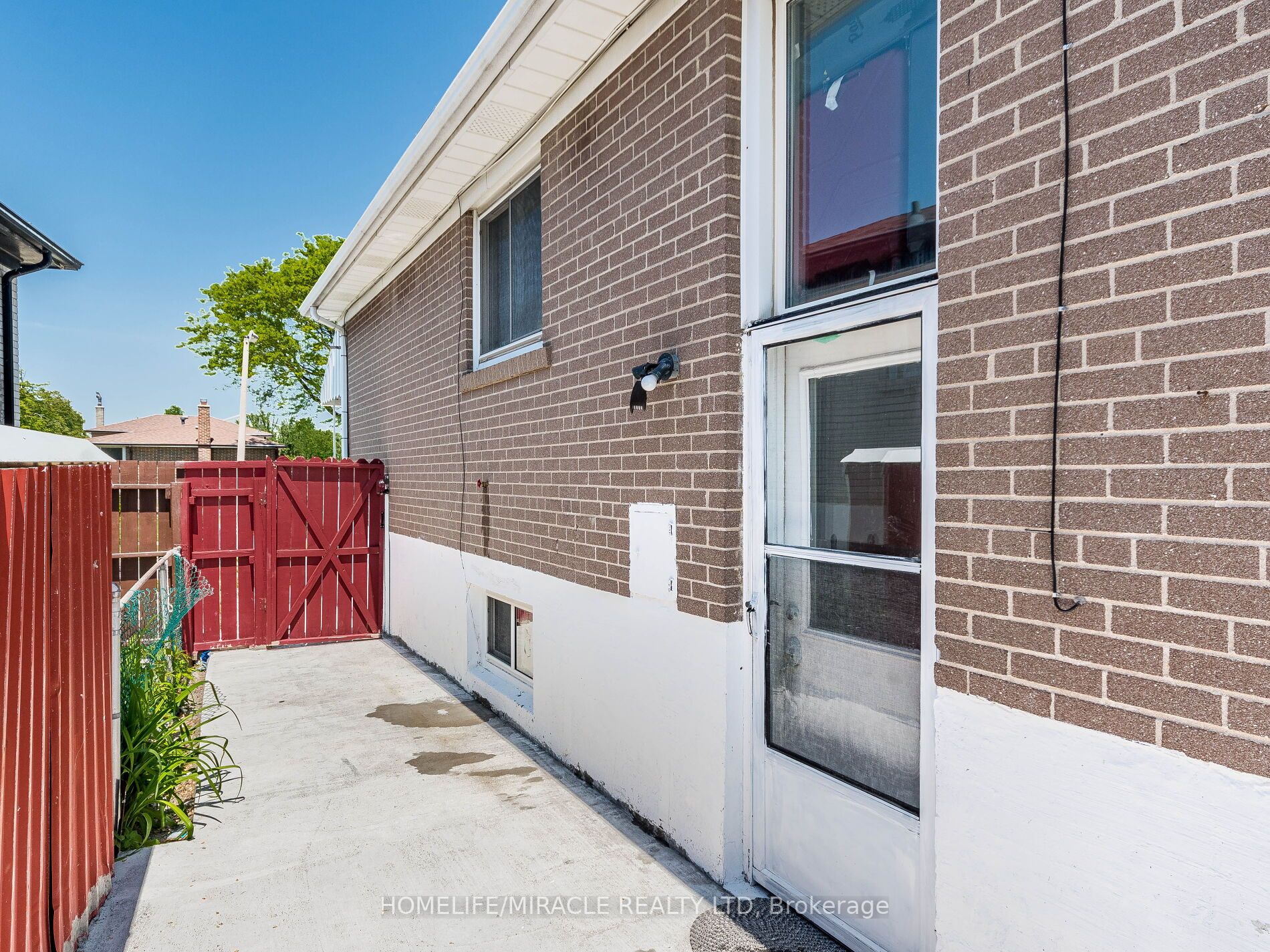 5 Tinton Cres