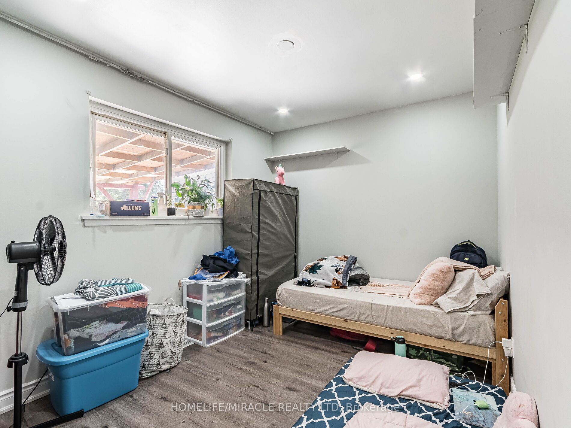 5 Tinton Cres