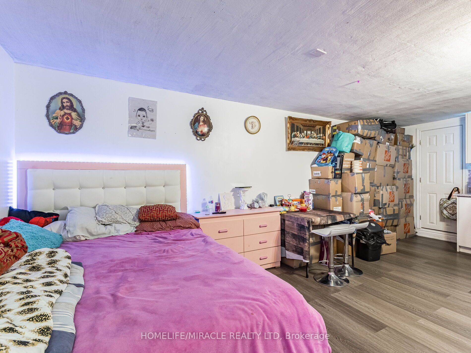 5 Tinton Cres