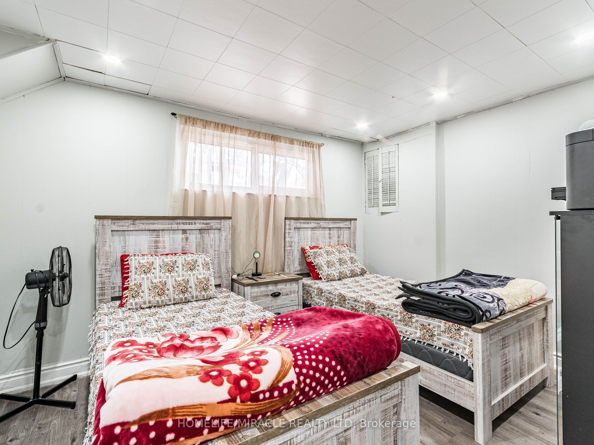 5 Tinton Cres