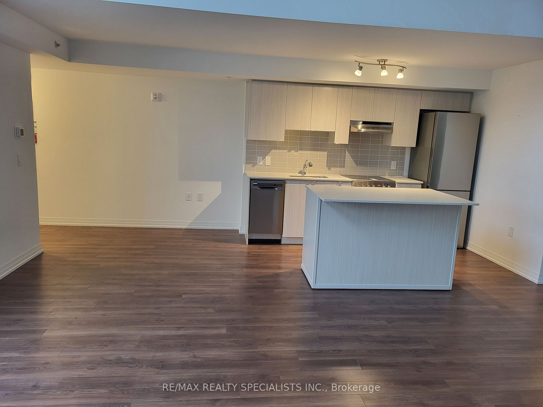 Listing W6093804 - Large Photo # 4