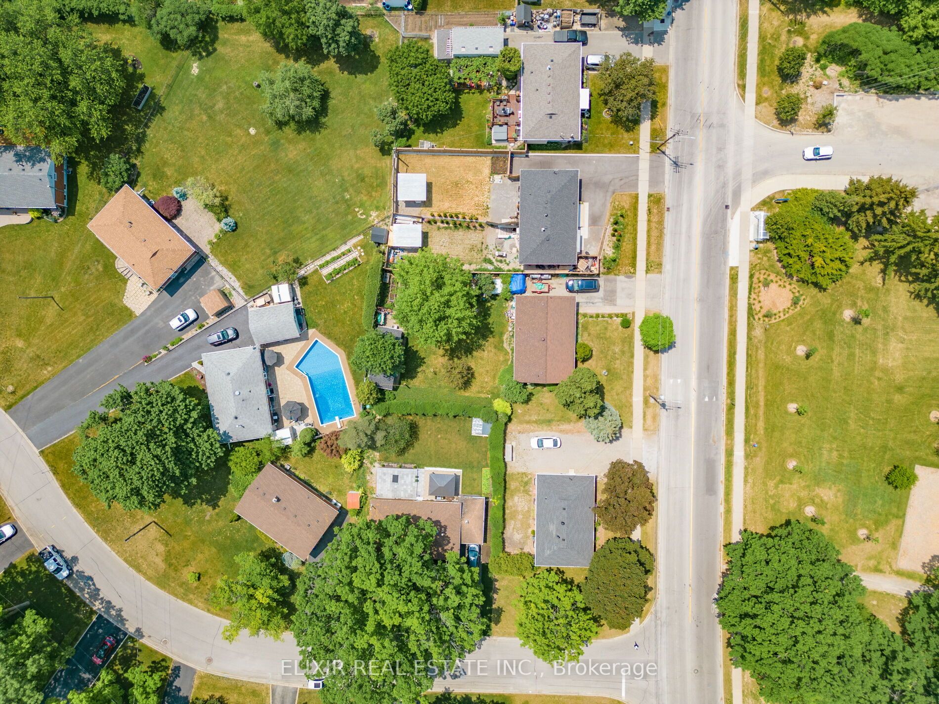 1302 Dunbar Rd E