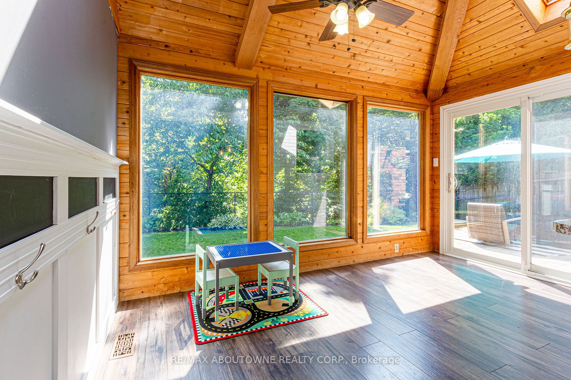 404 Bronte Rd